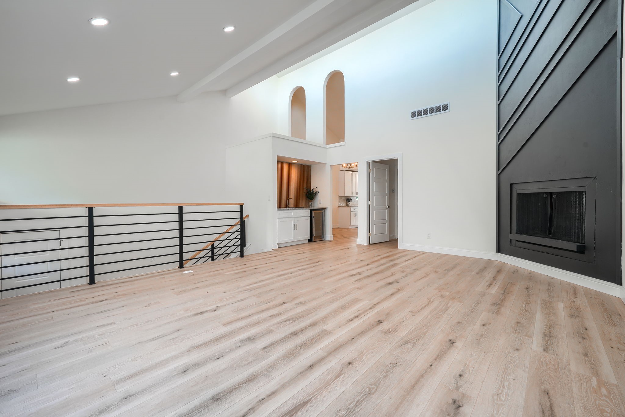 3019 Lakeside Drive
