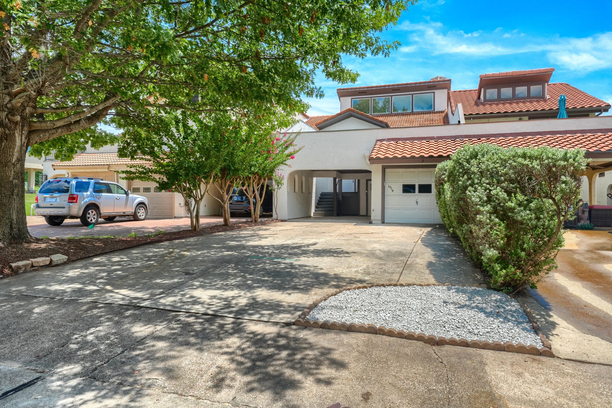 3019 Lakeside Drive