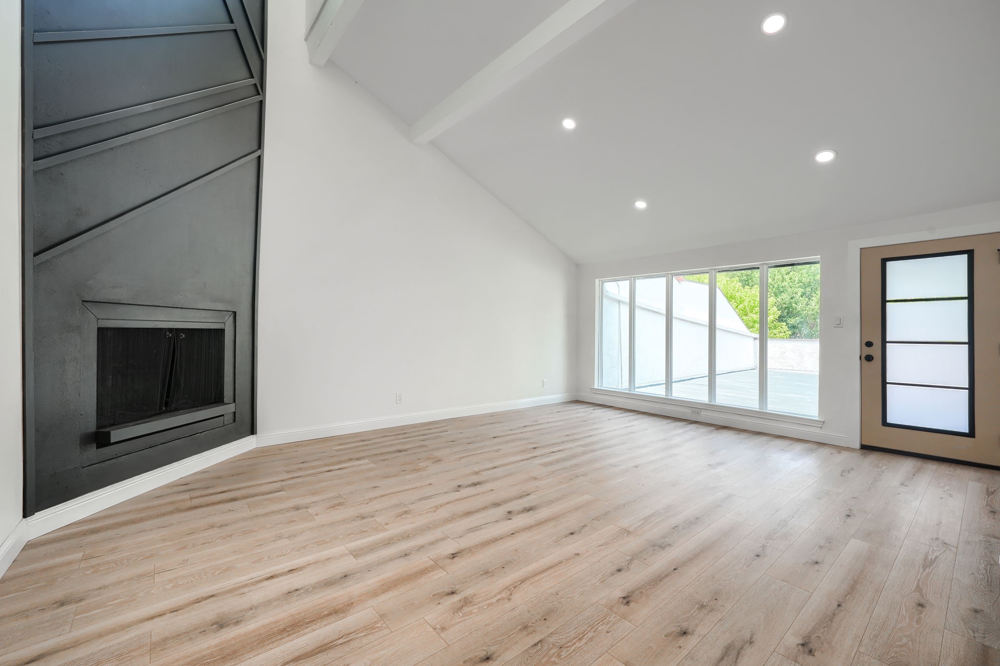 3019 Lakeside Drive