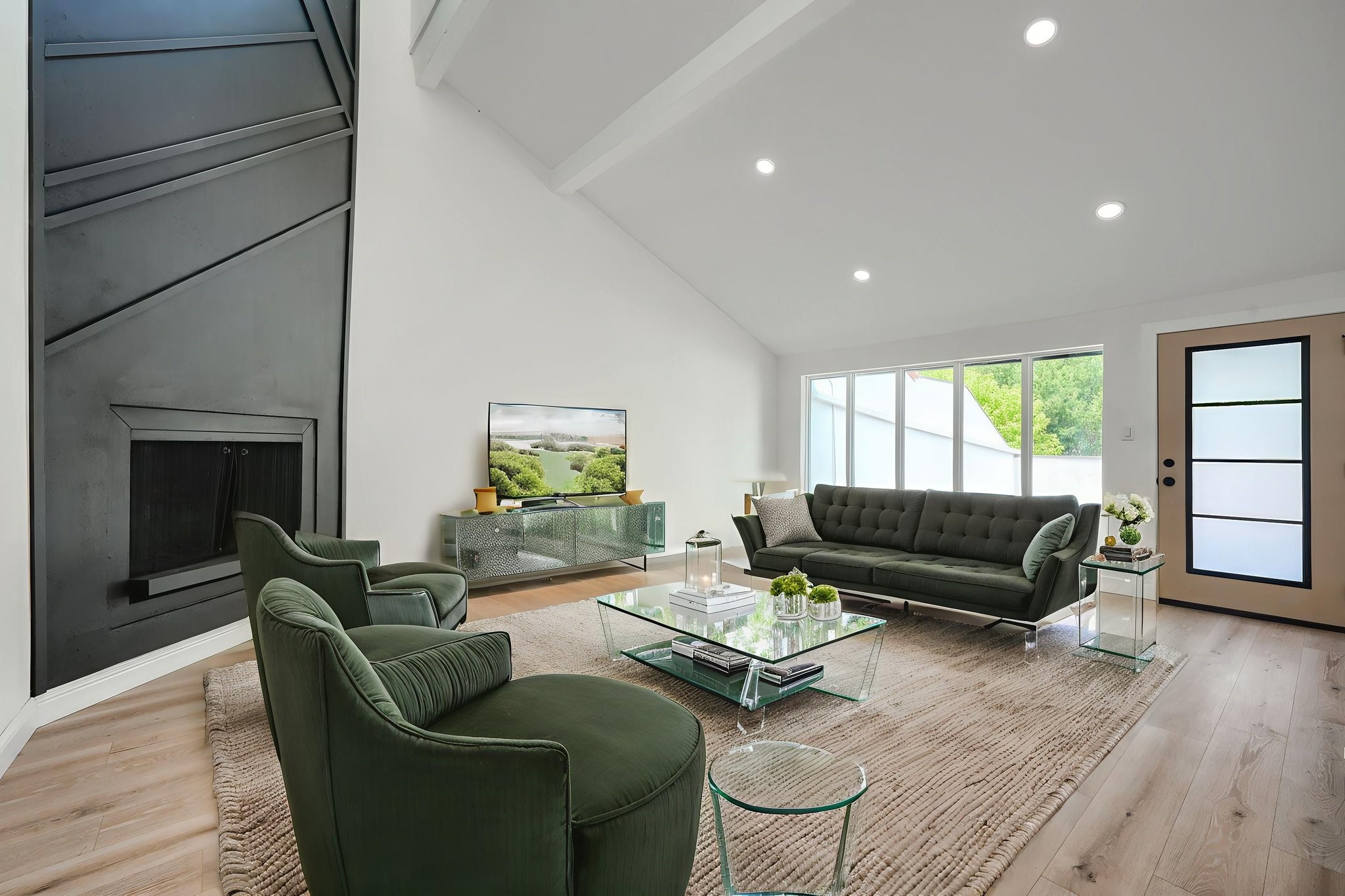 3019 Lakeside Drive