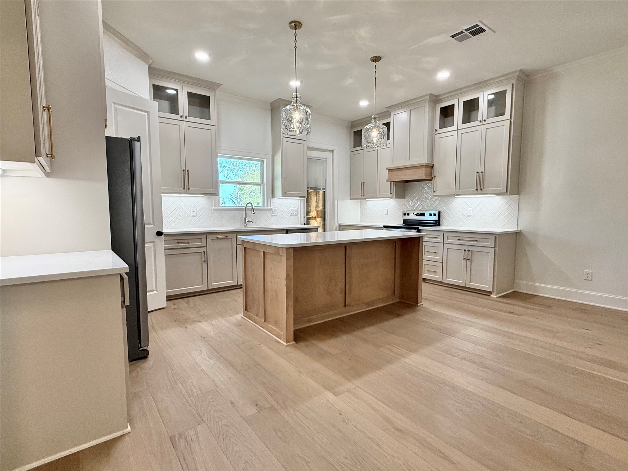 6409 Mill Run Road