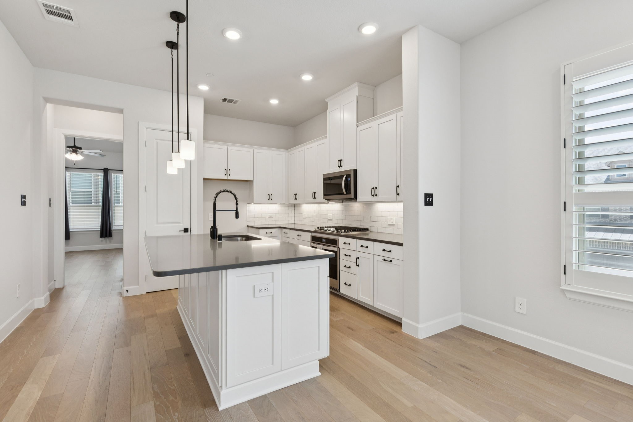 4404 Grady Lane