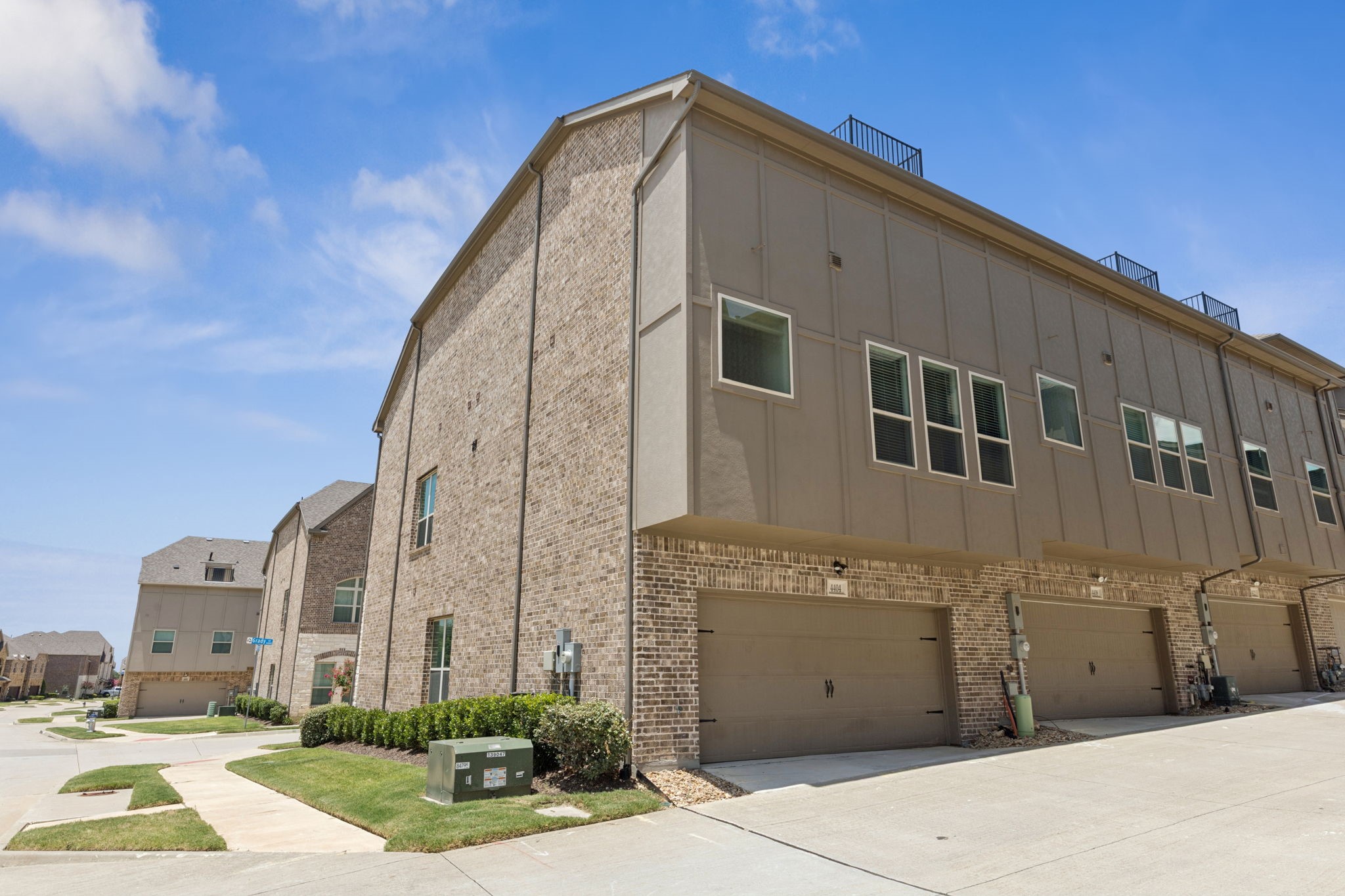 4404 Grady Lane