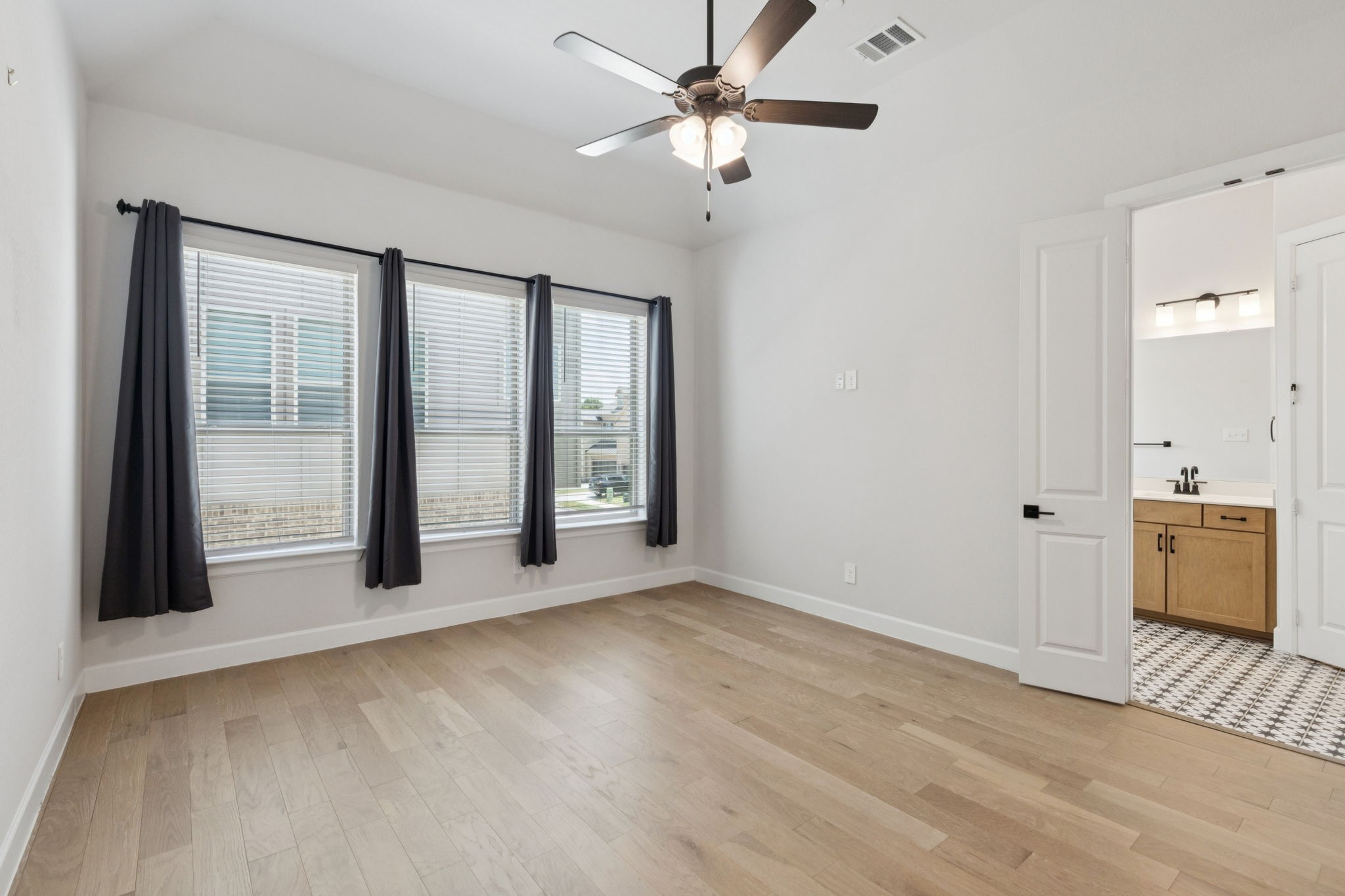 4404 Grady Lane