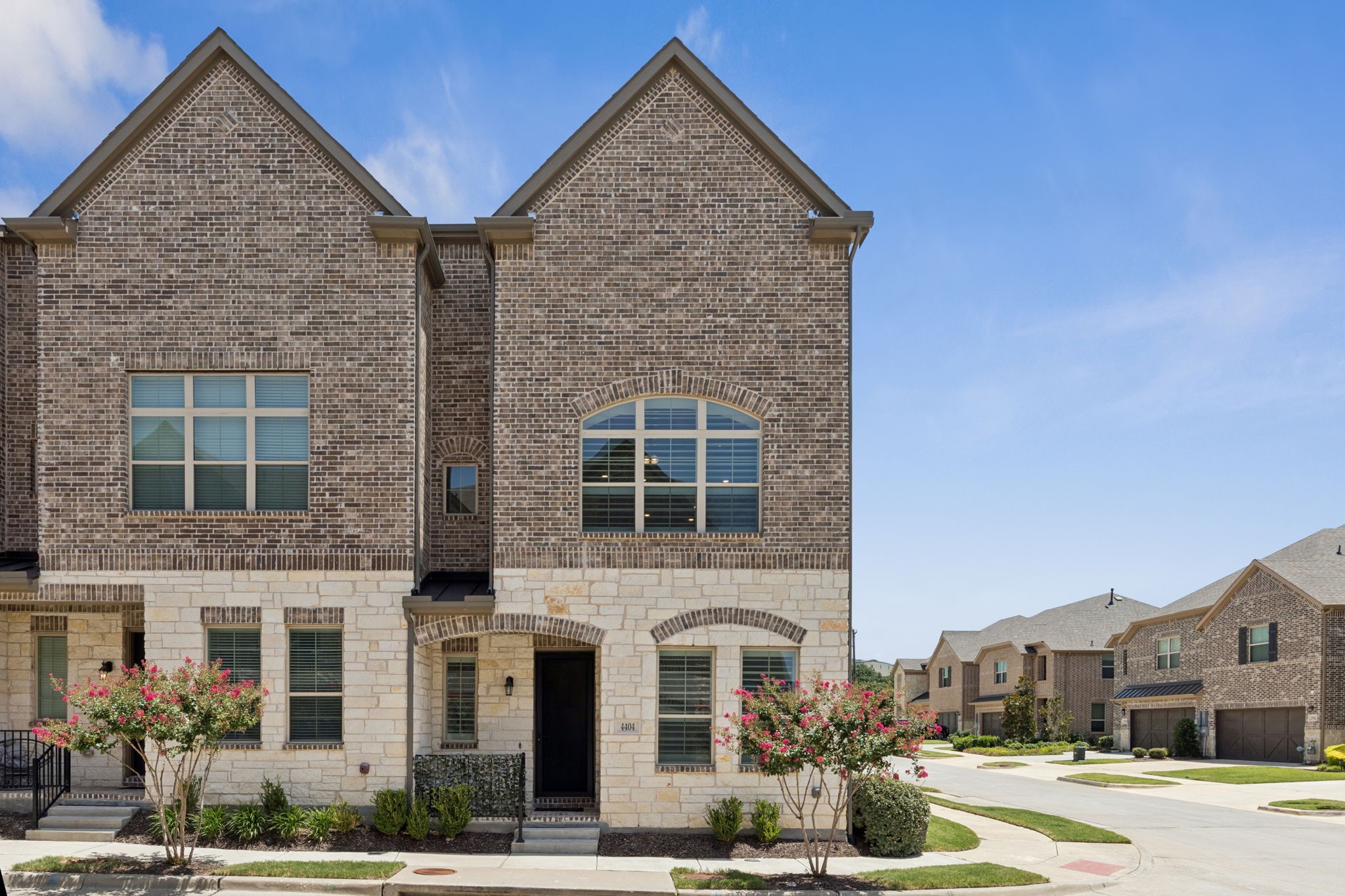 4404 Grady Lane