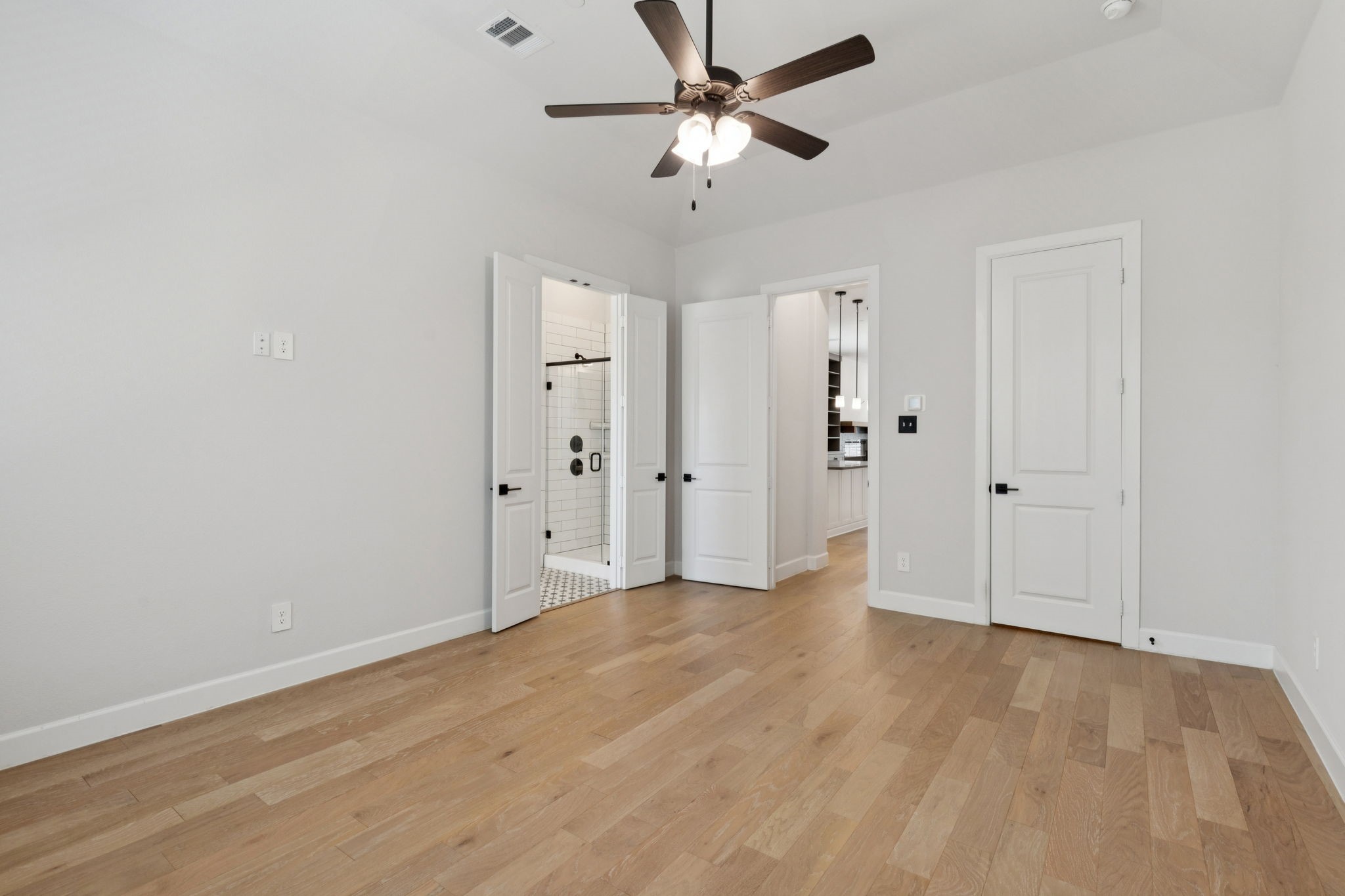 4404 Grady Lane