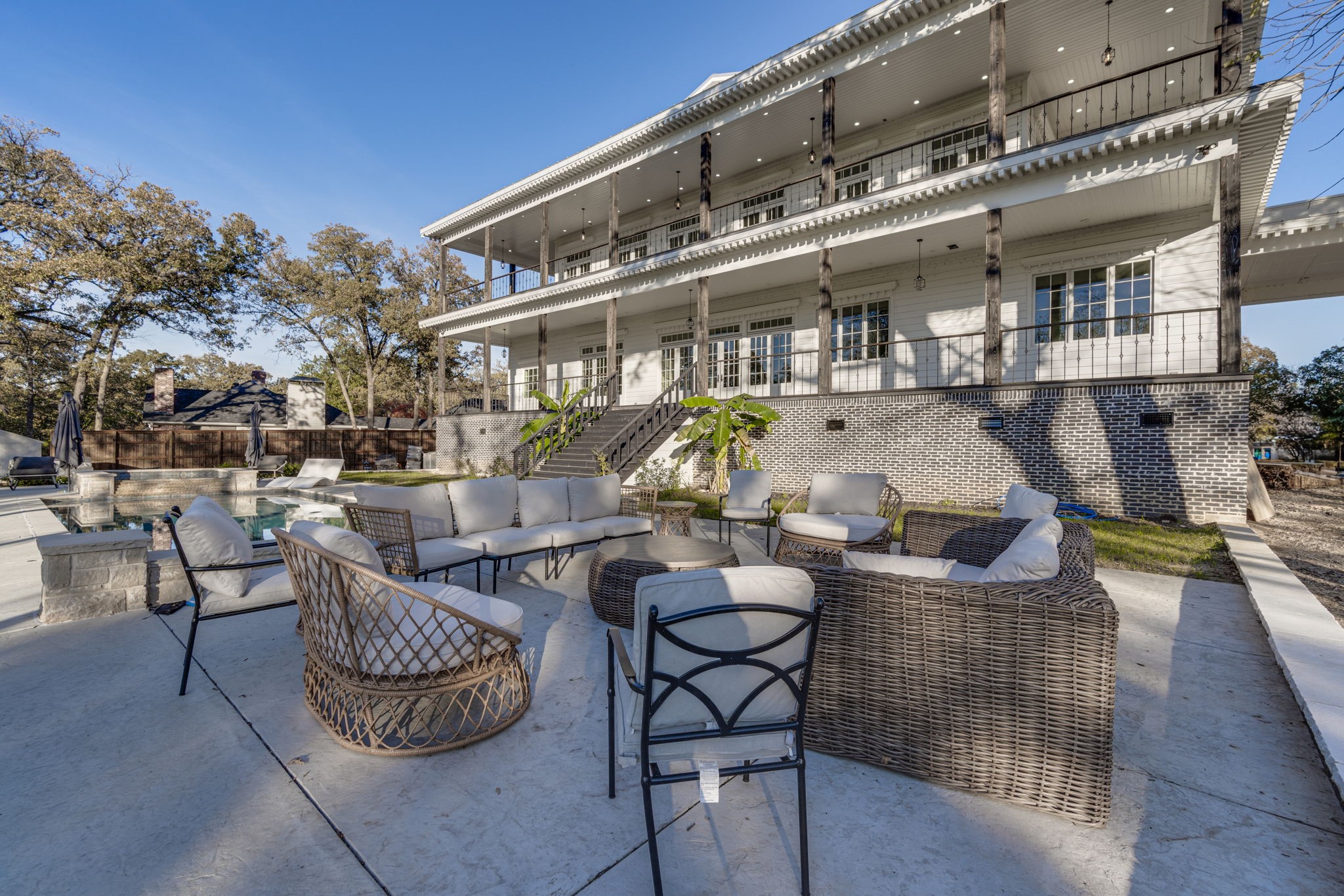 1351 Country Club Road