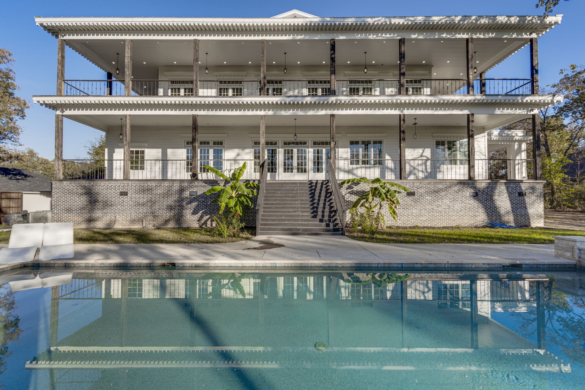 1351 Country Club Road