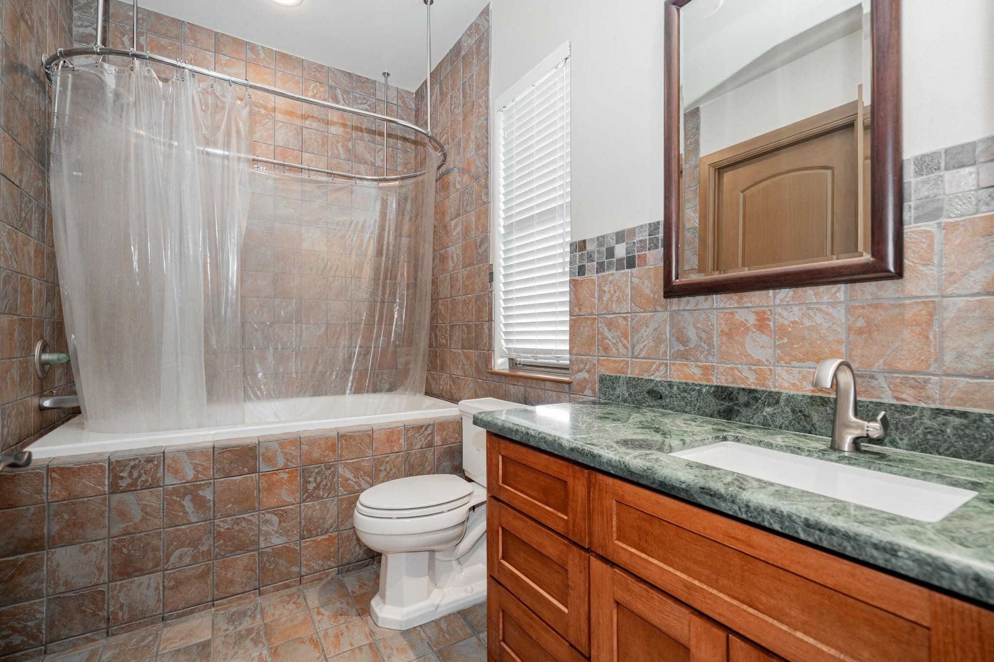 323 Kings CT Court