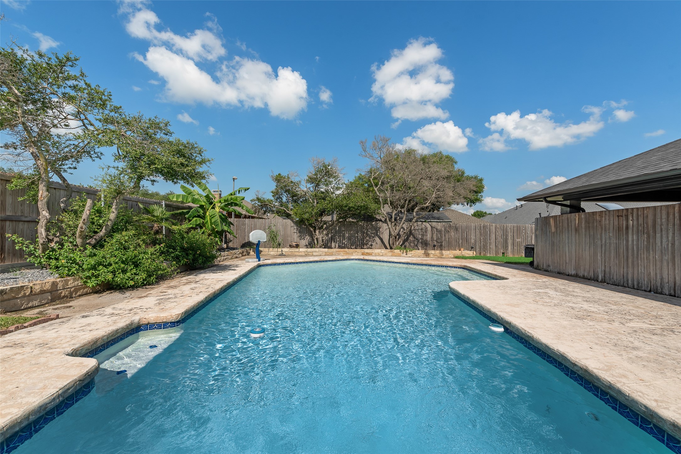 922 Lakeshore Drive