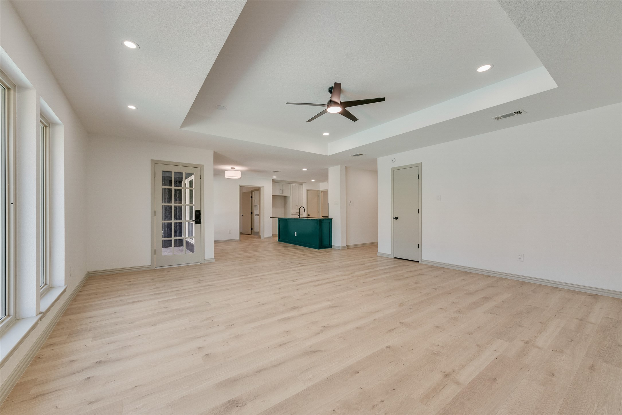 922 Lakeshore Drive