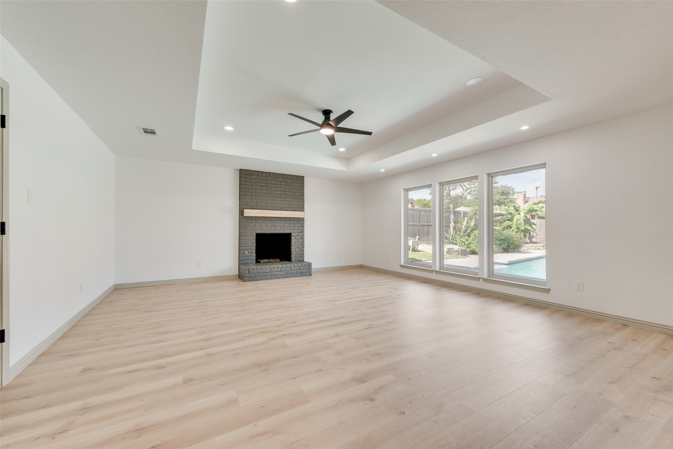 922 Lakeshore Drive