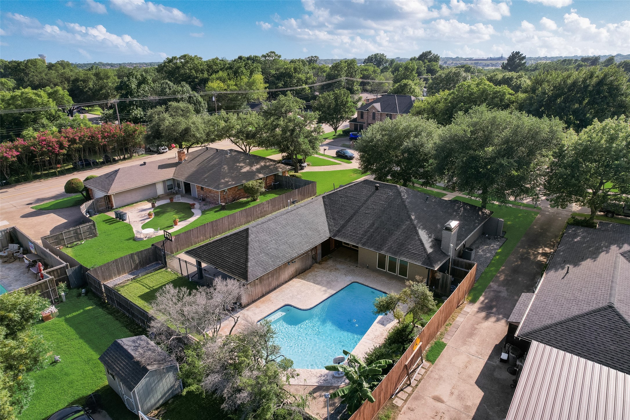 922 Lakeshore Drive