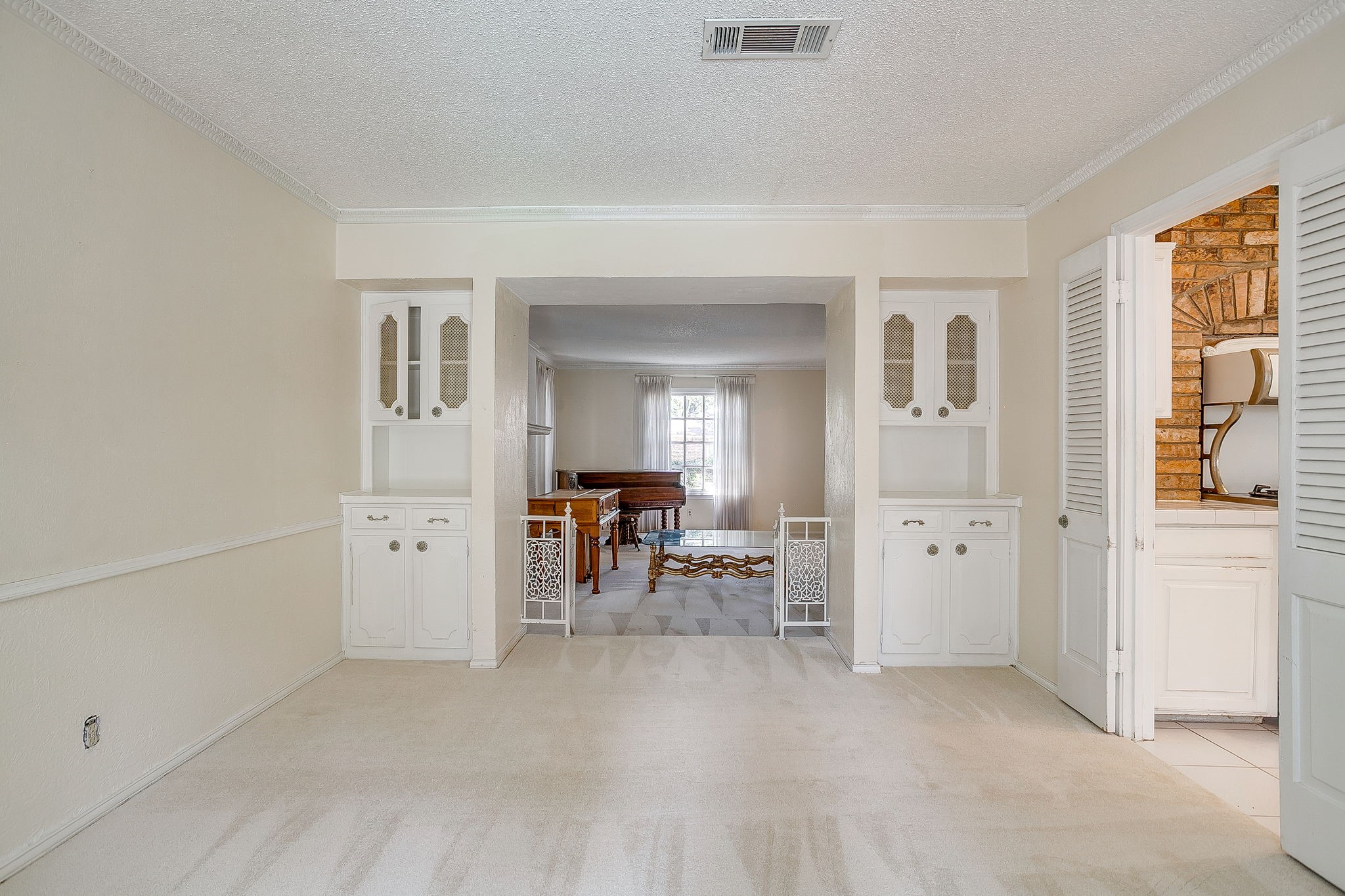 2458 Lakeview Circle
