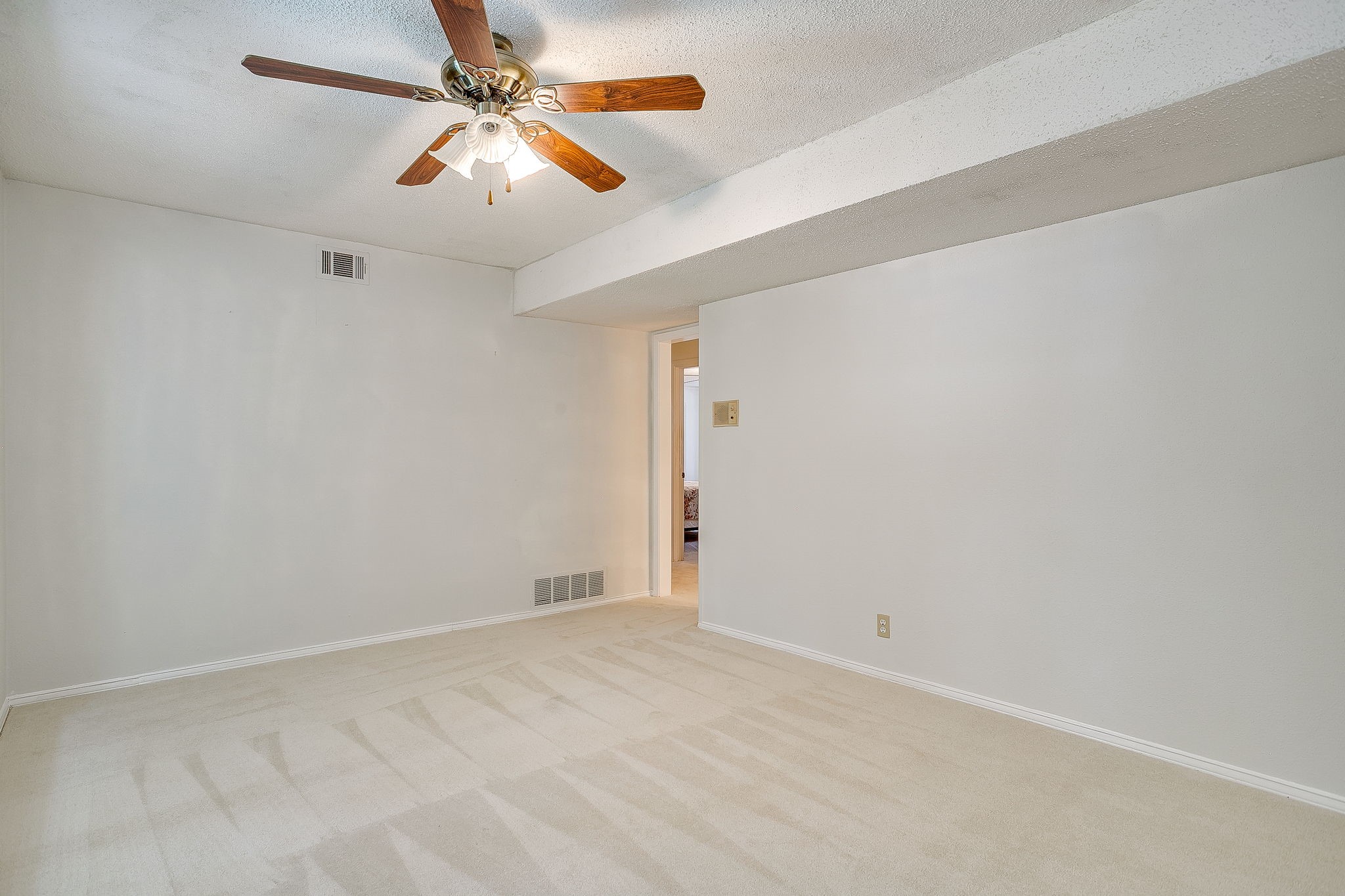 2458 Lakeview Circle