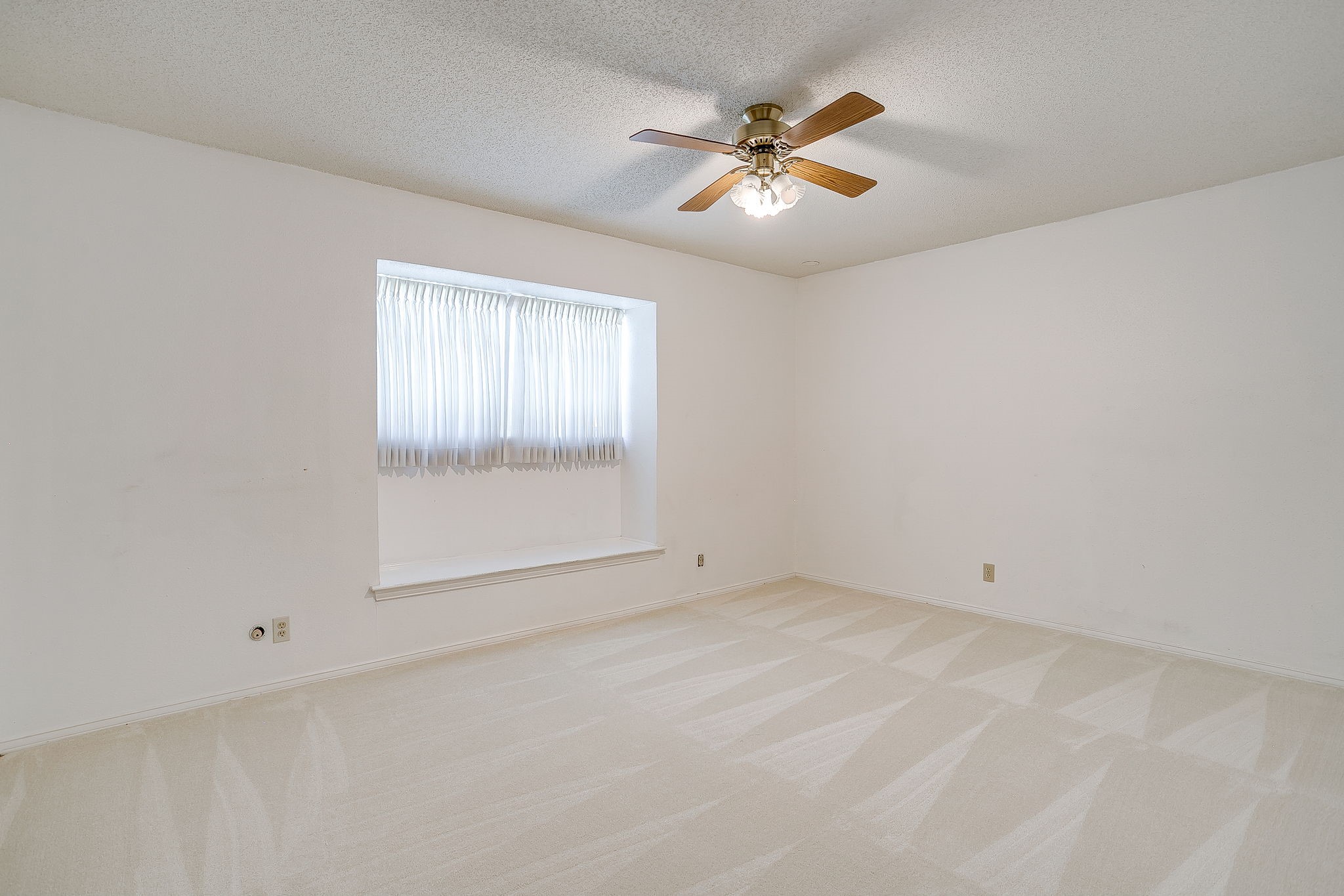 2458 Lakeview Circle