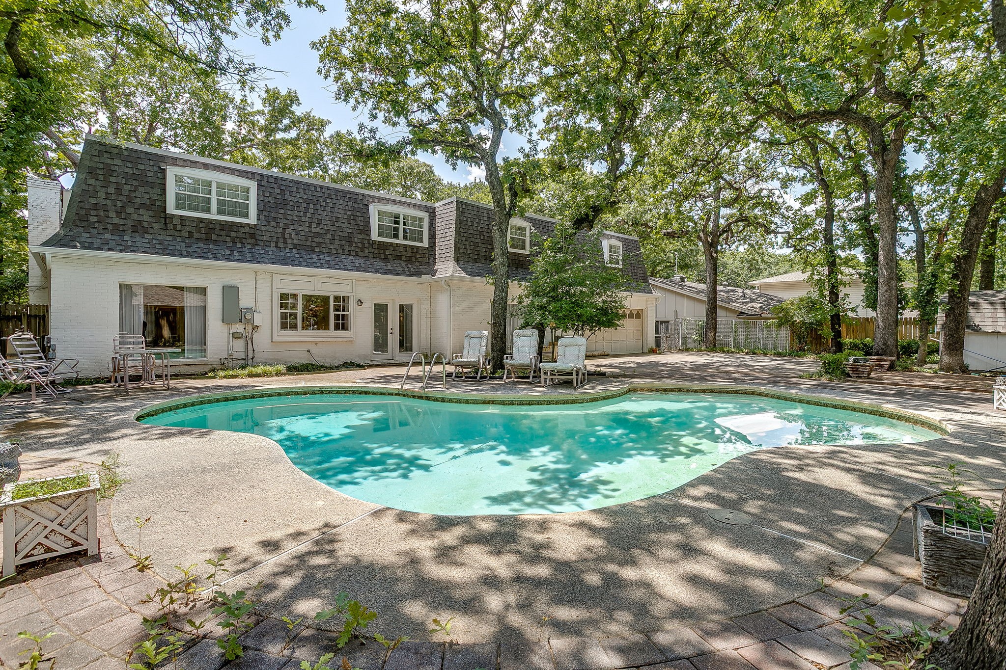 2458 Lakeview Circle