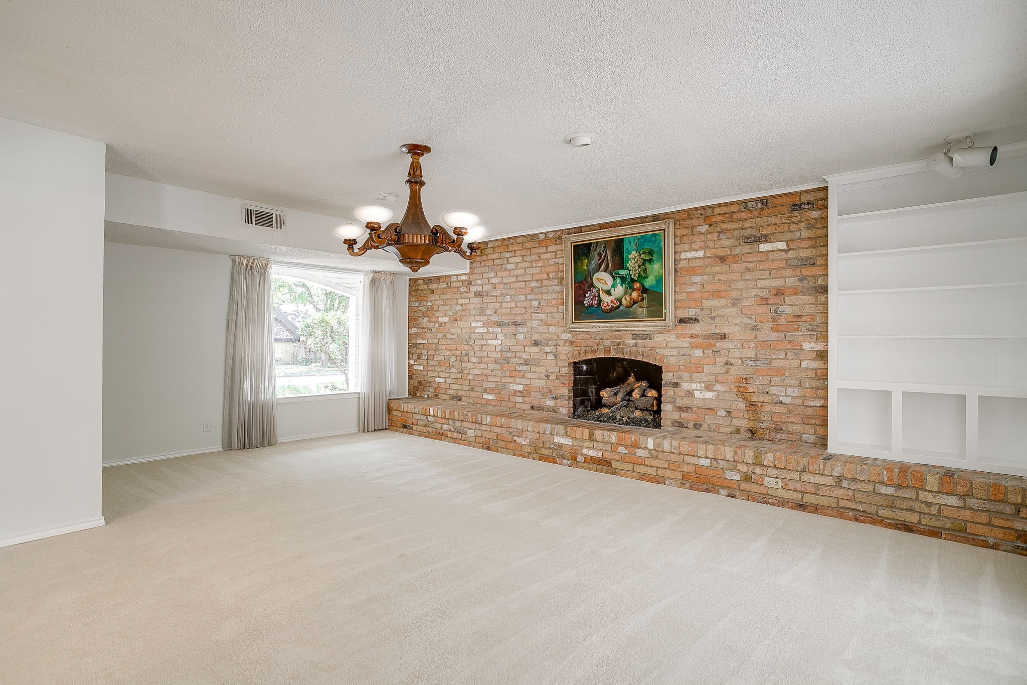 2458 Lakeview Circle