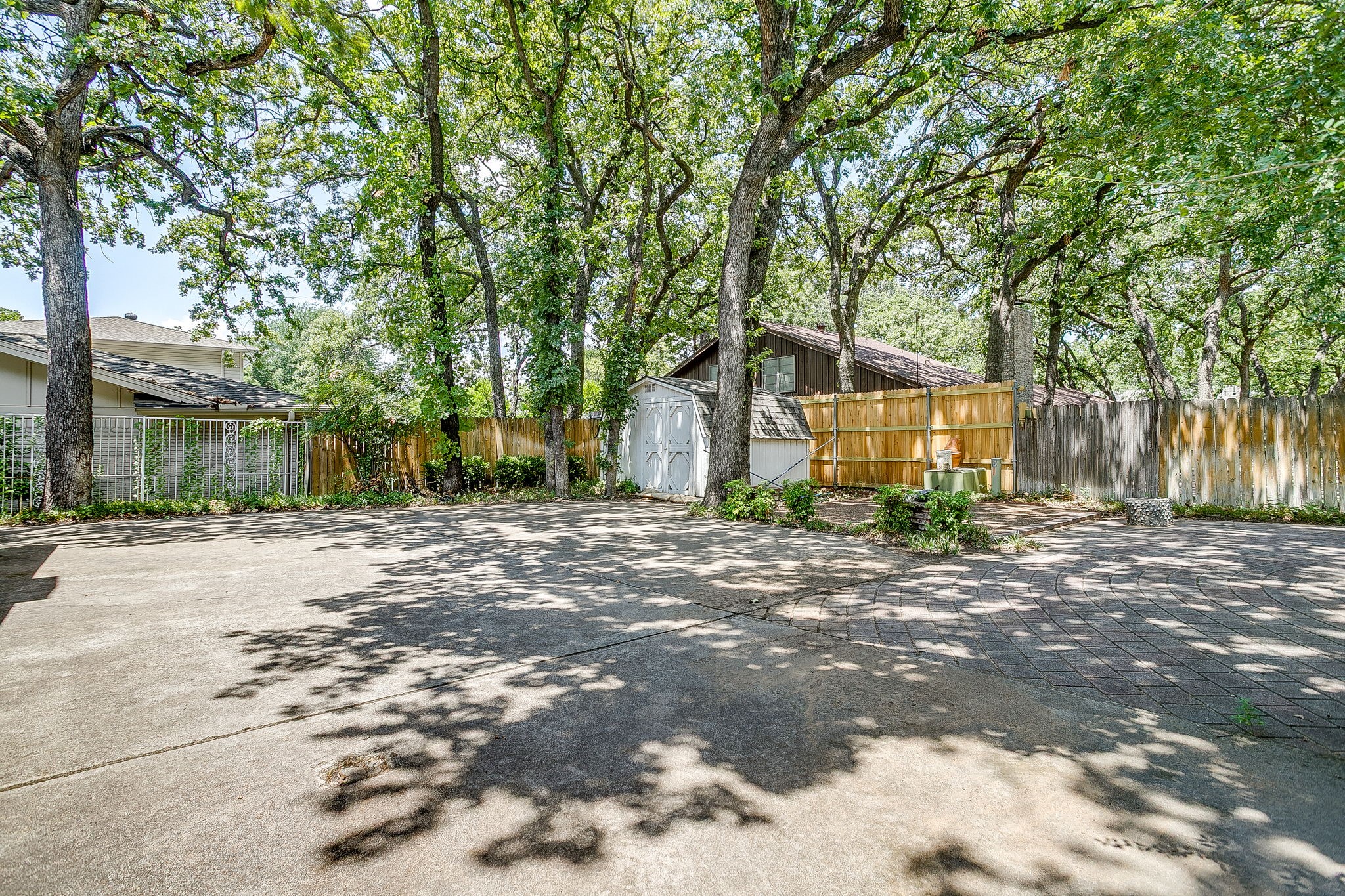 2458 Lakeview Circle
