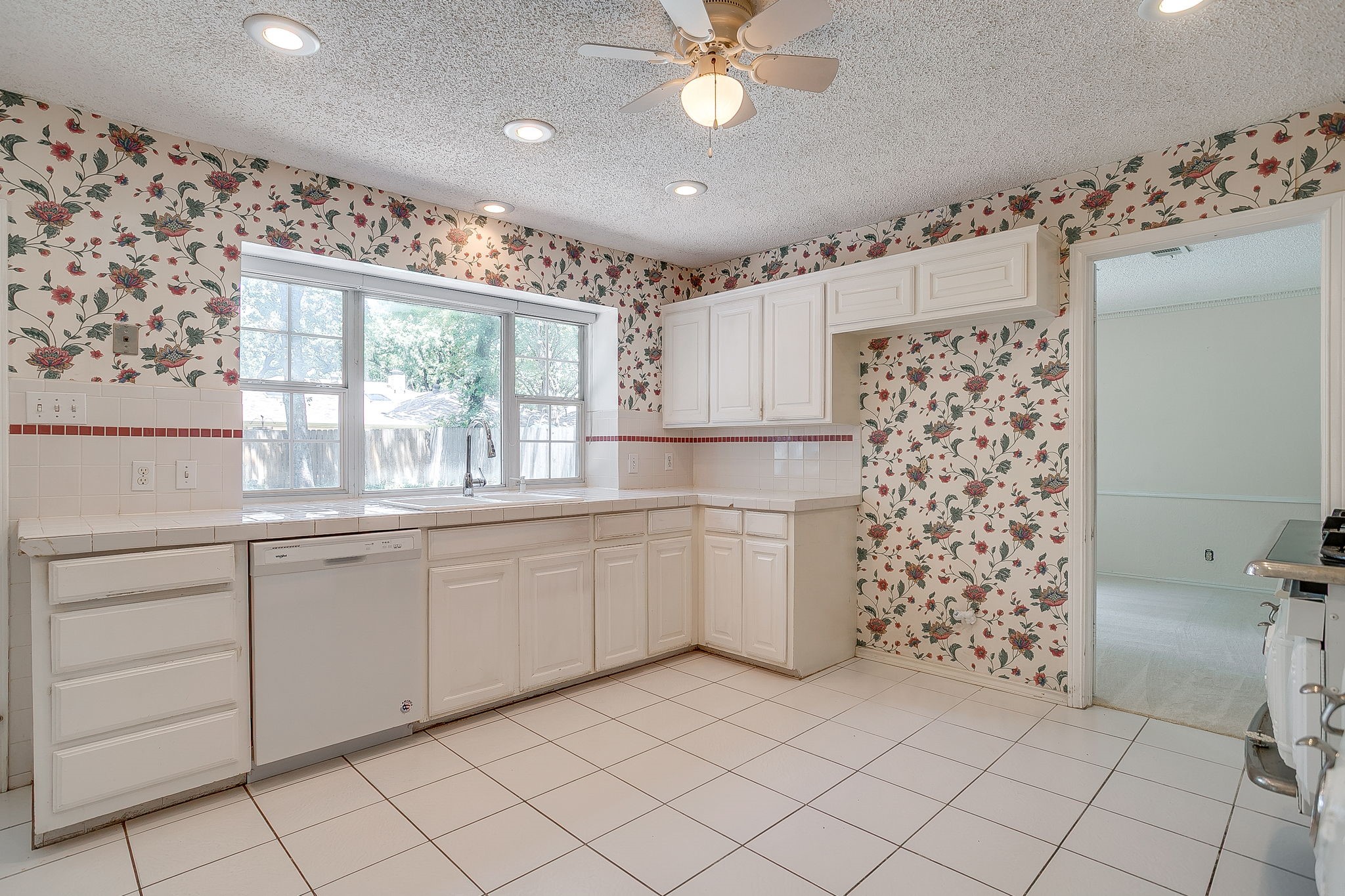 2458 Lakeview Circle