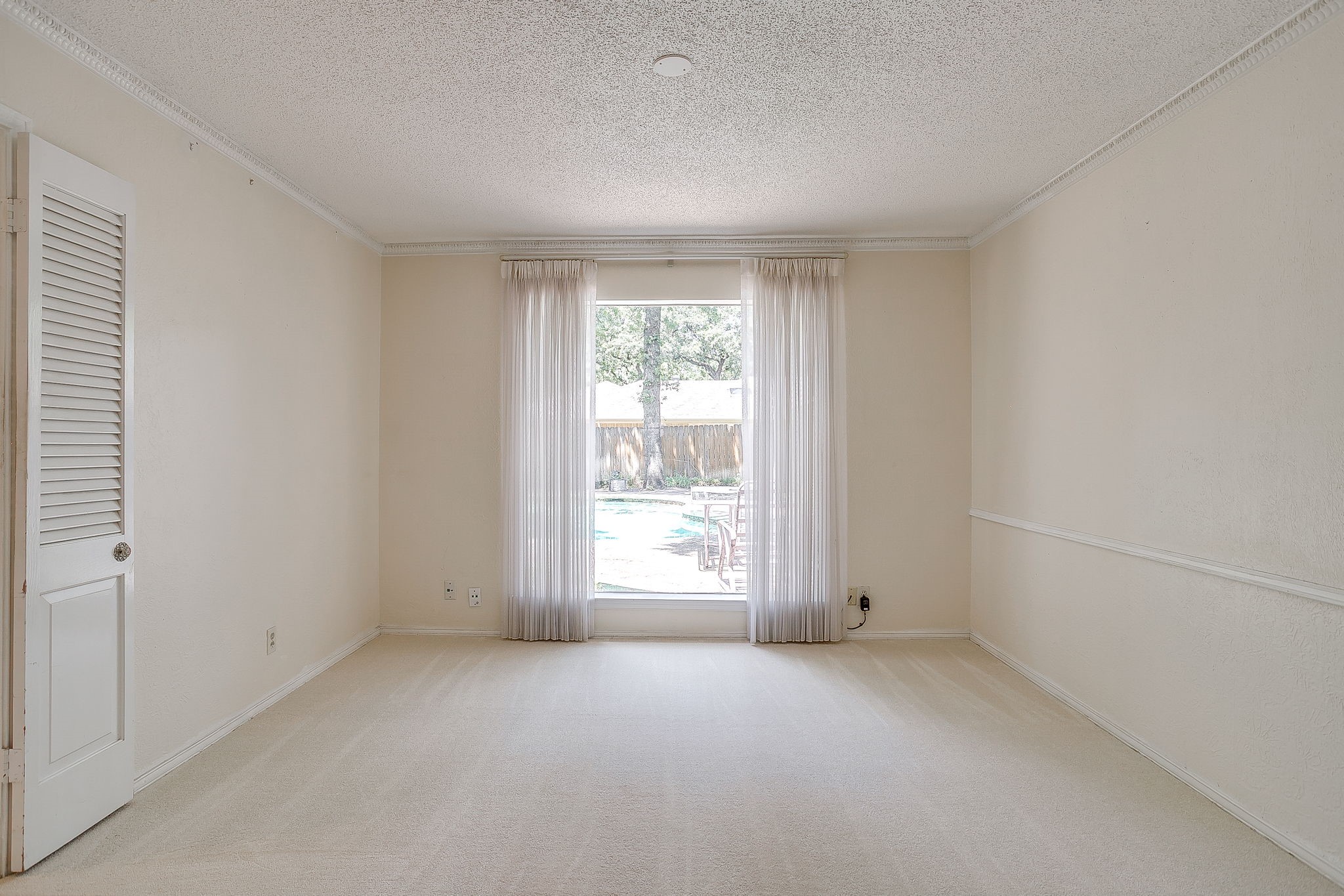 2458 Lakeview Circle