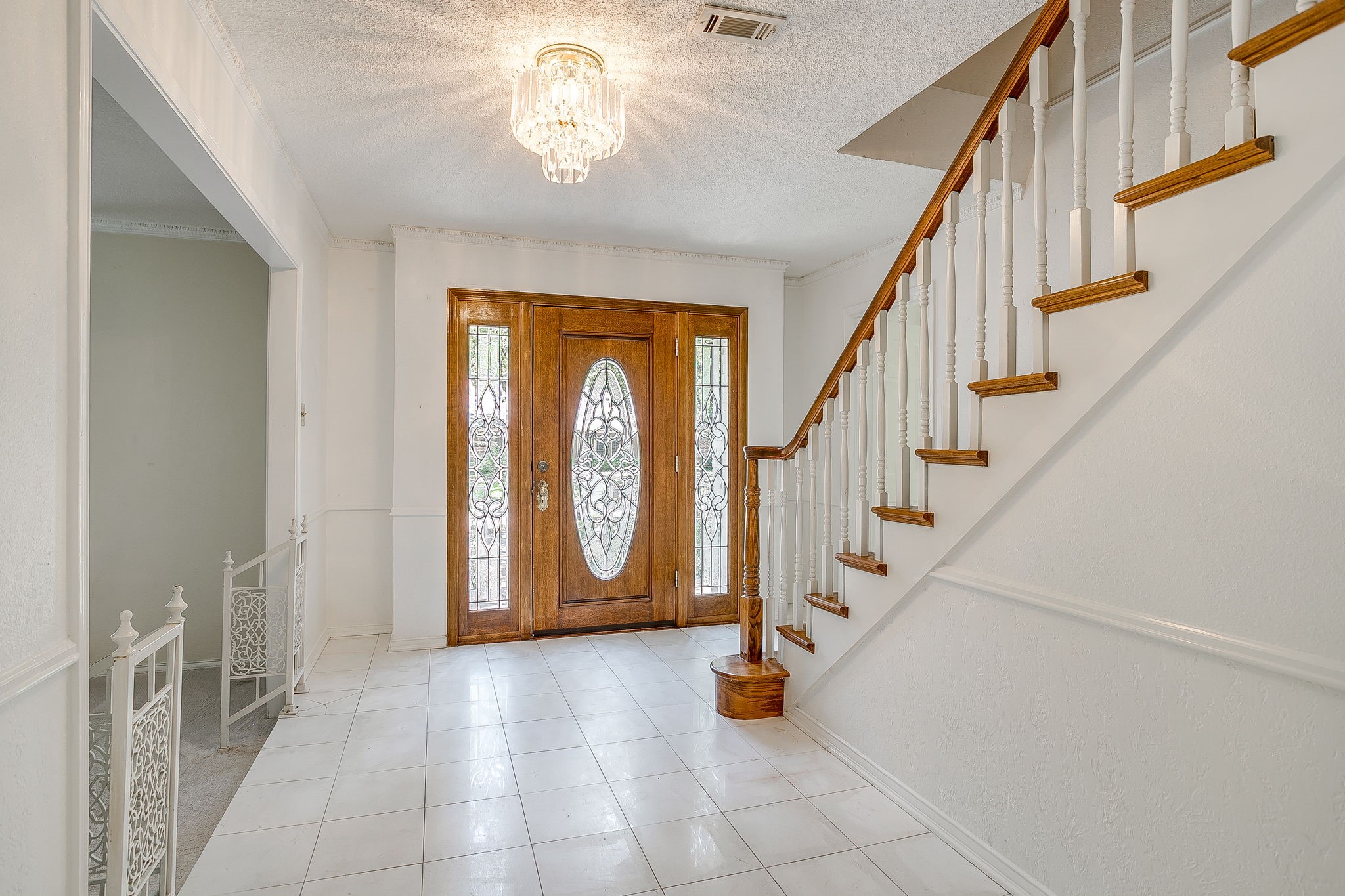 2458 Lakeview Circle