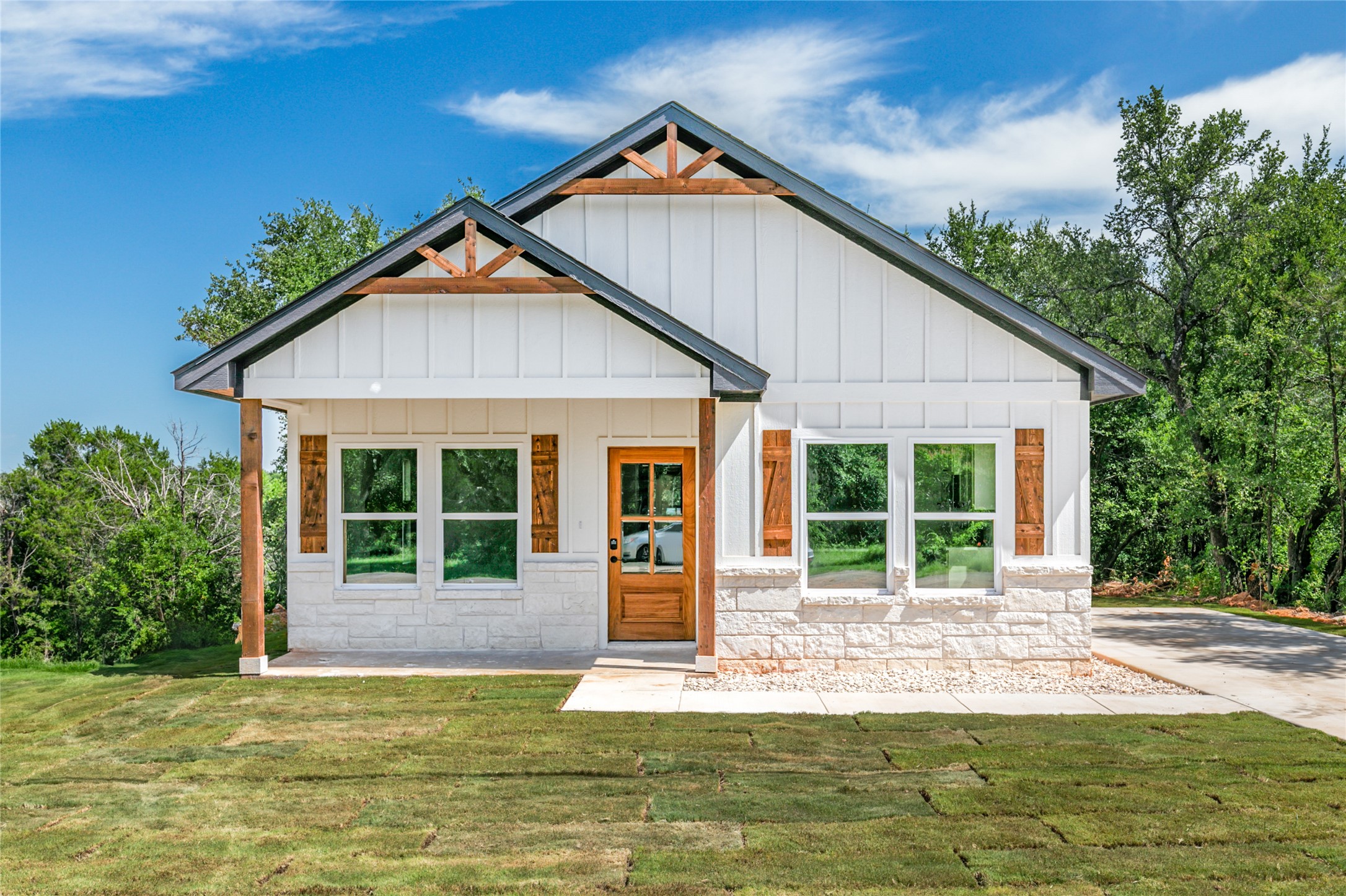 807 Arrowhead Drive