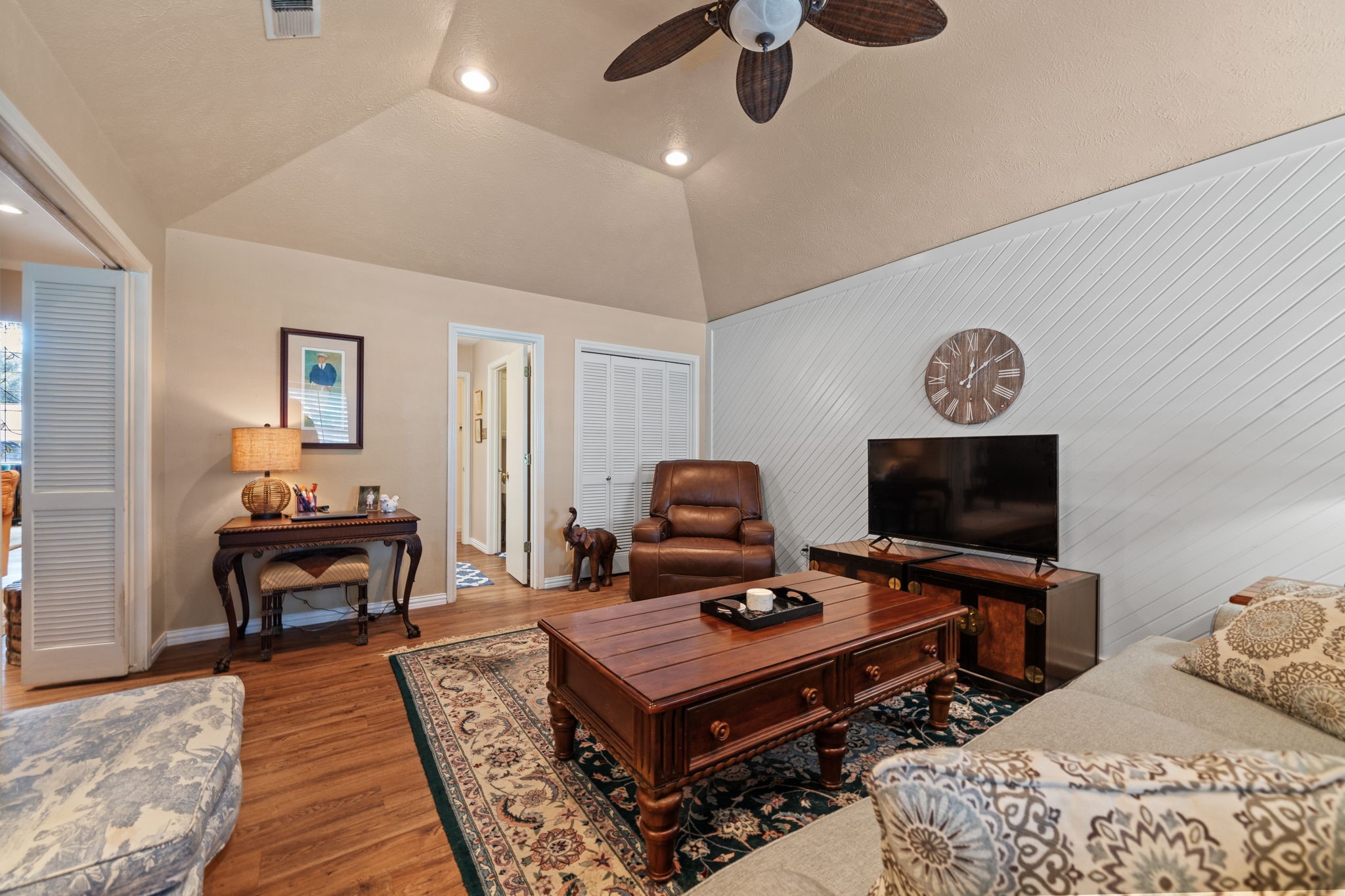 5040 Lake View Circle