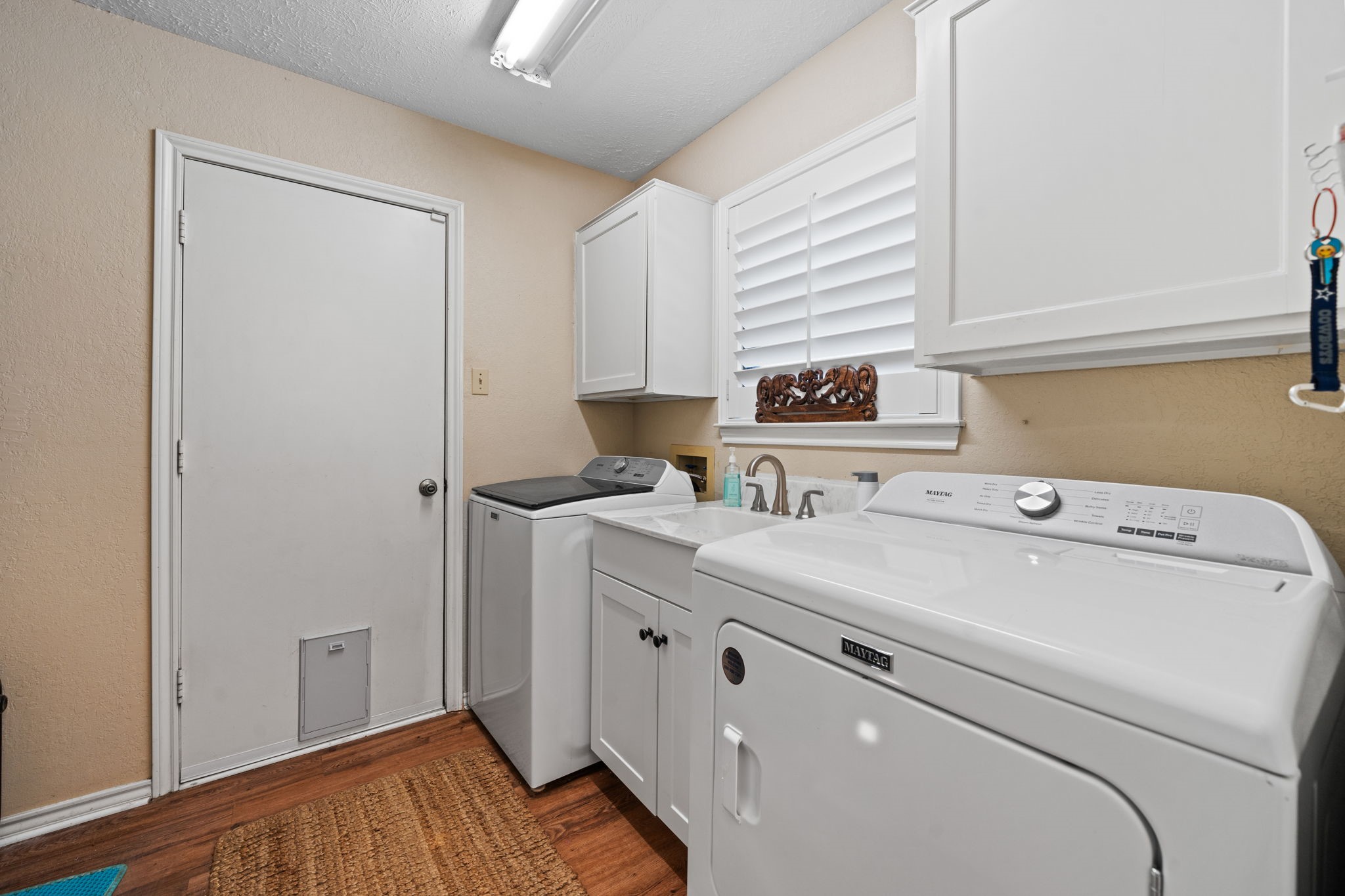 5040 Lake View Circle