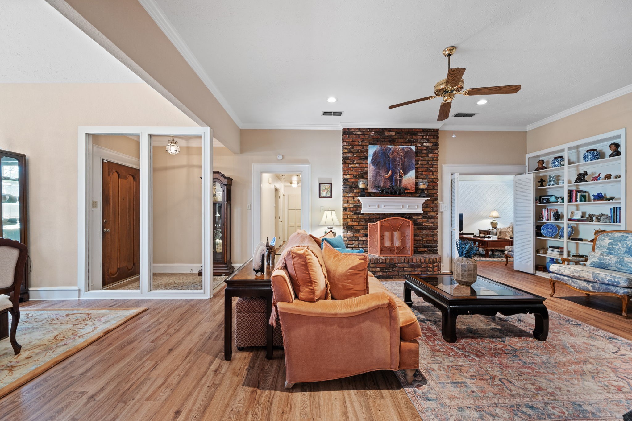 5040 Lake View Circle