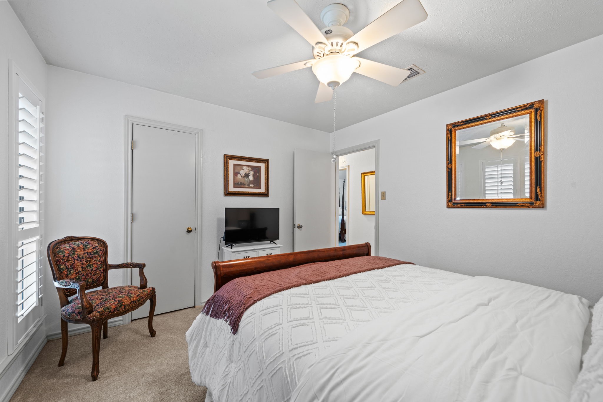 5040 Lake View Circle