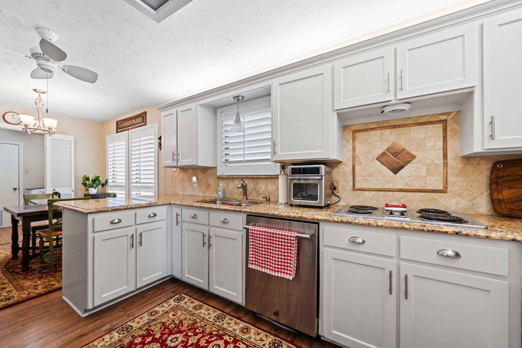 5040 Lake View Circle