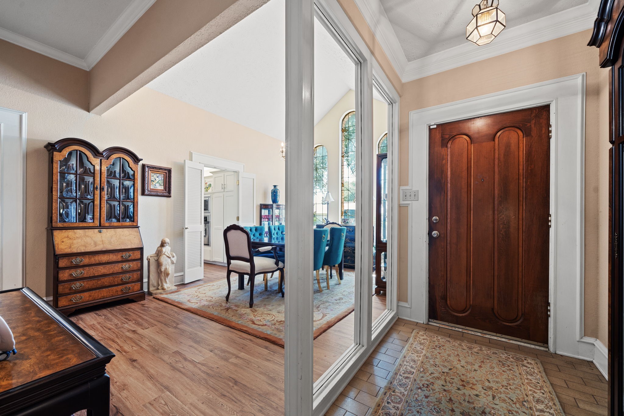 5040 Lake View Circle