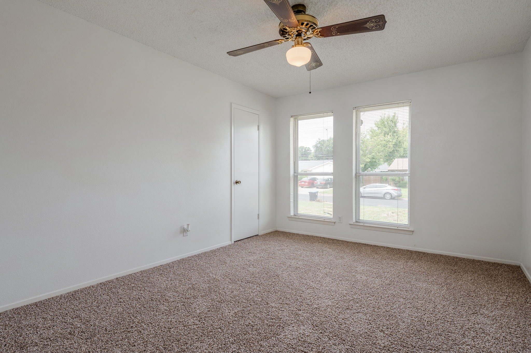 1513 Warren Lane