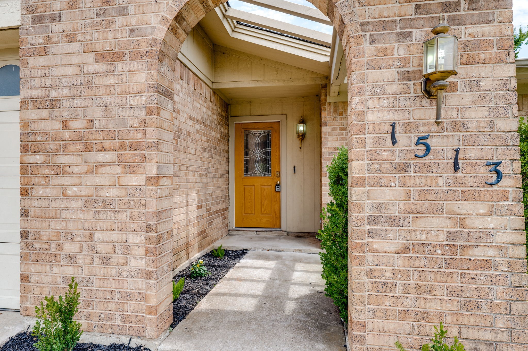 1513 Warren Lane