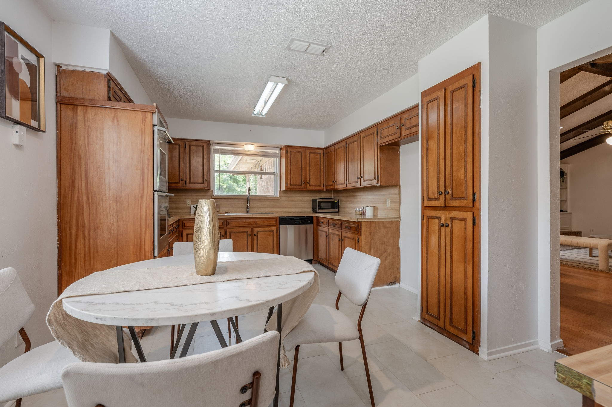 1513 Warren Lane