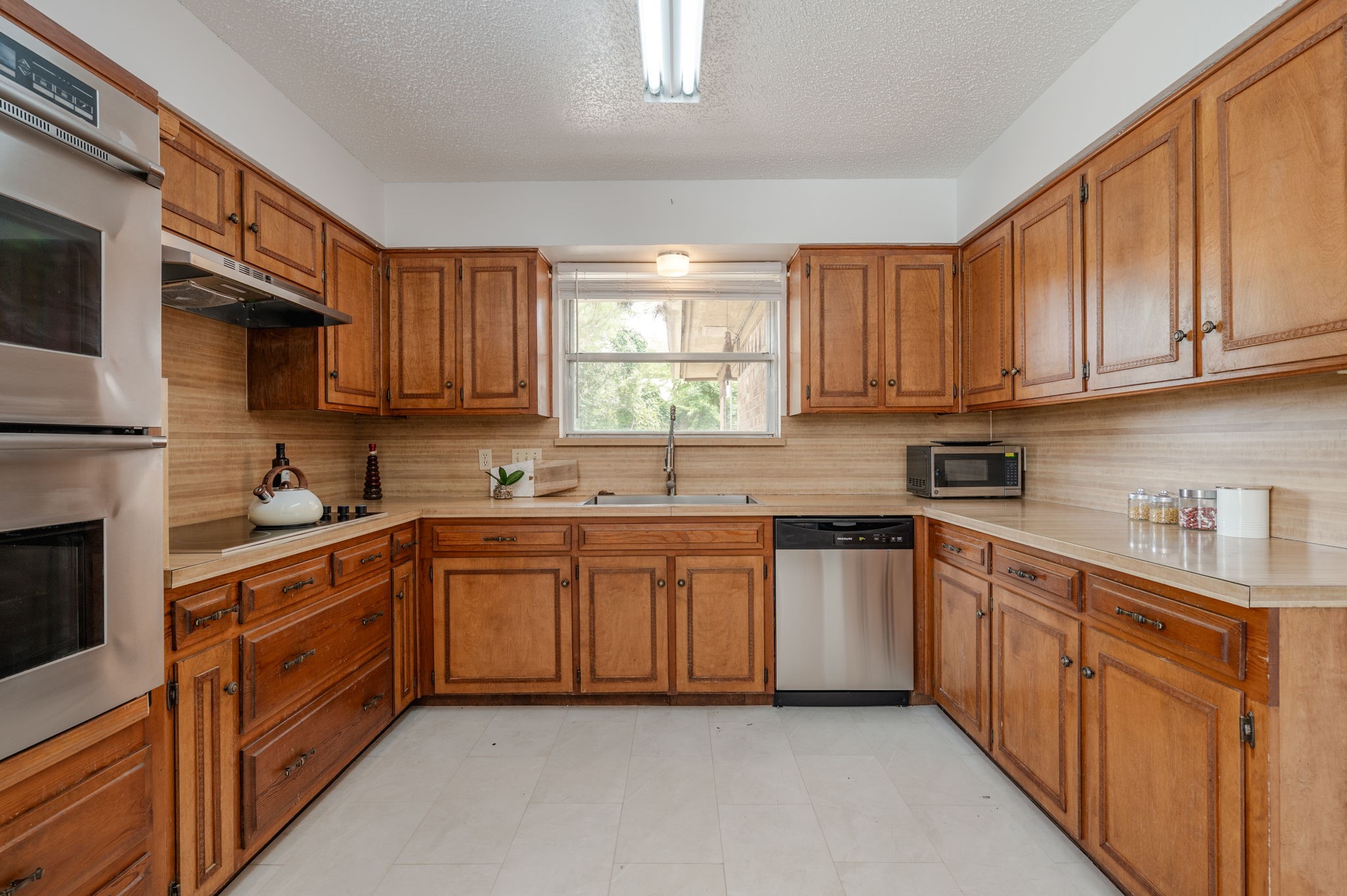 1513 Warren Lane