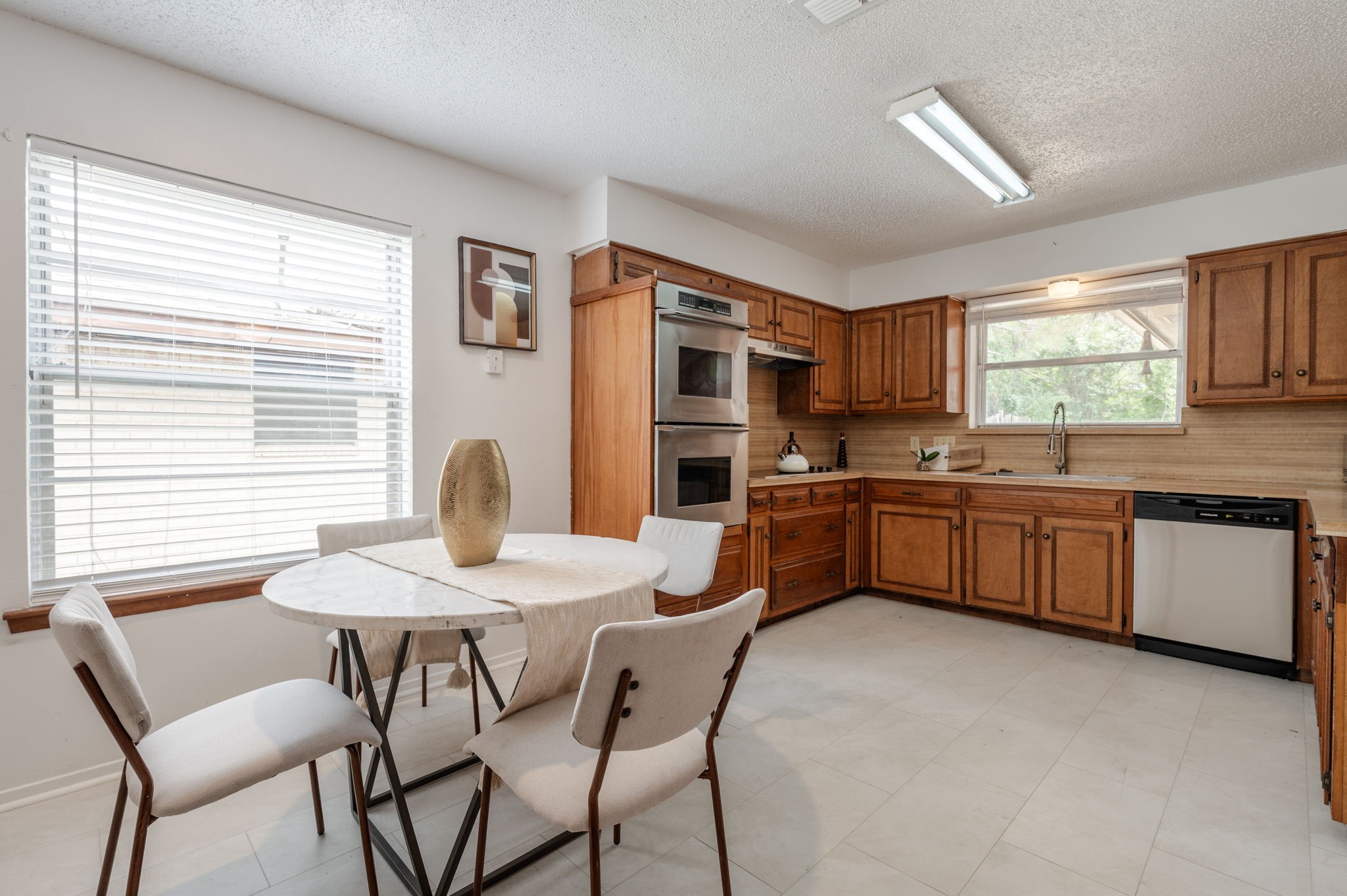 1513 Warren Lane