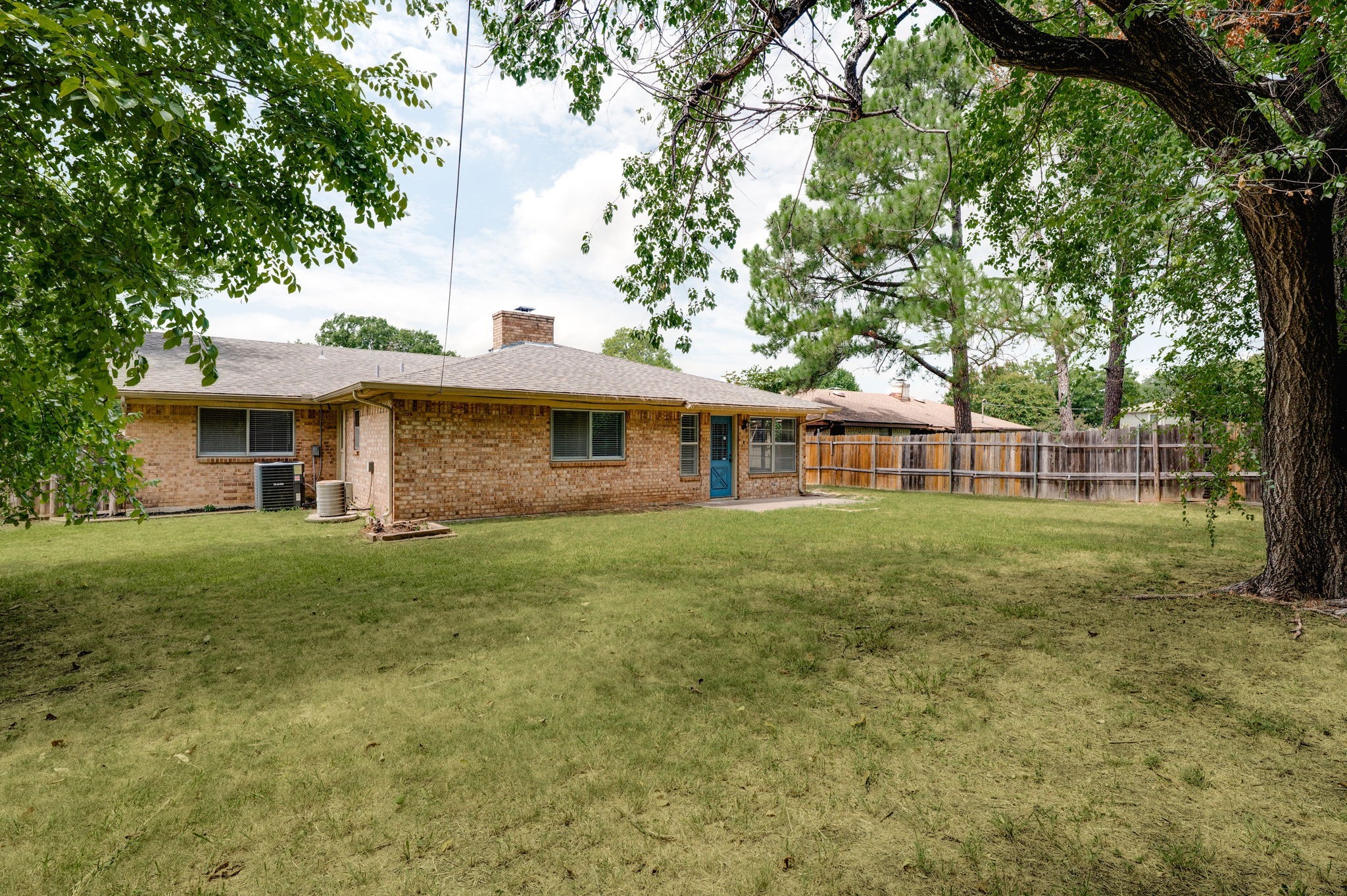 1513 Warren Lane