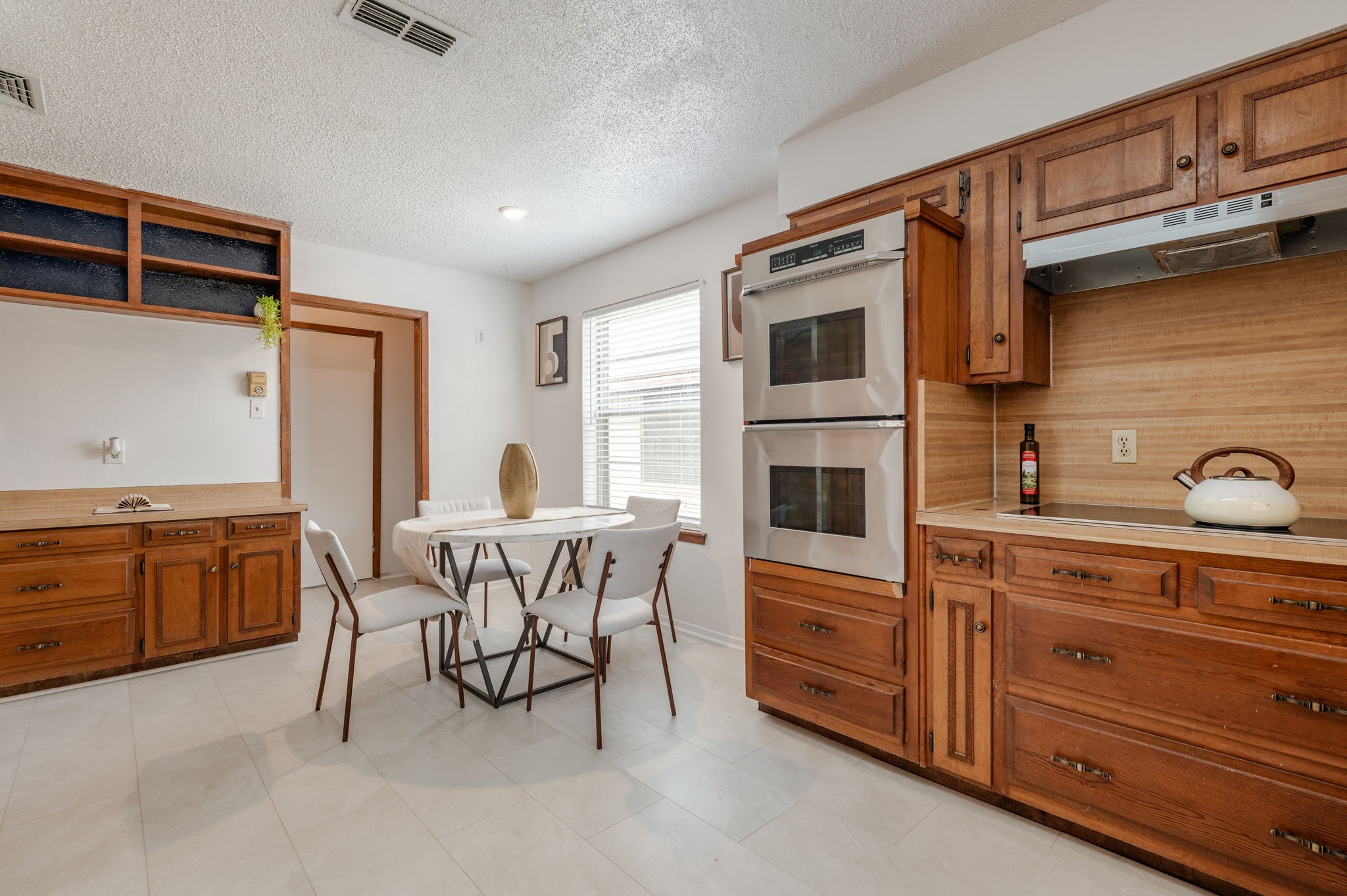 1513 Warren Lane
