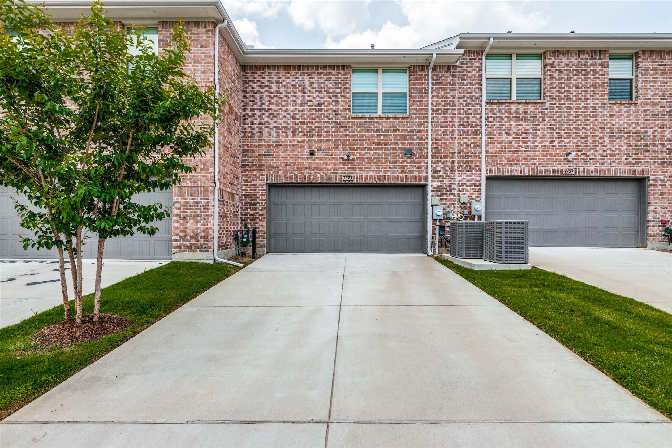3925 Cresthill Drive