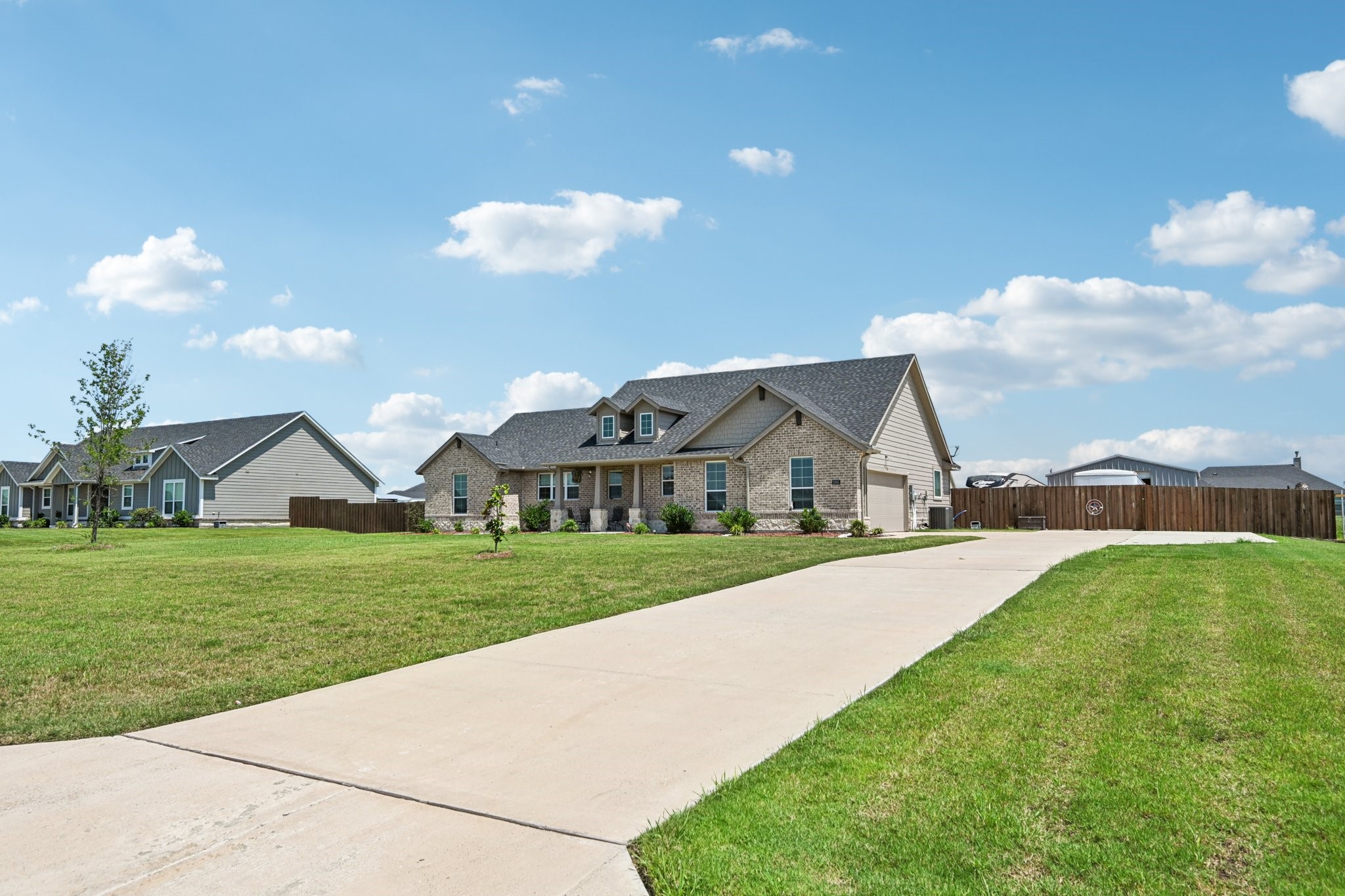 2505 Southern Oak Trail