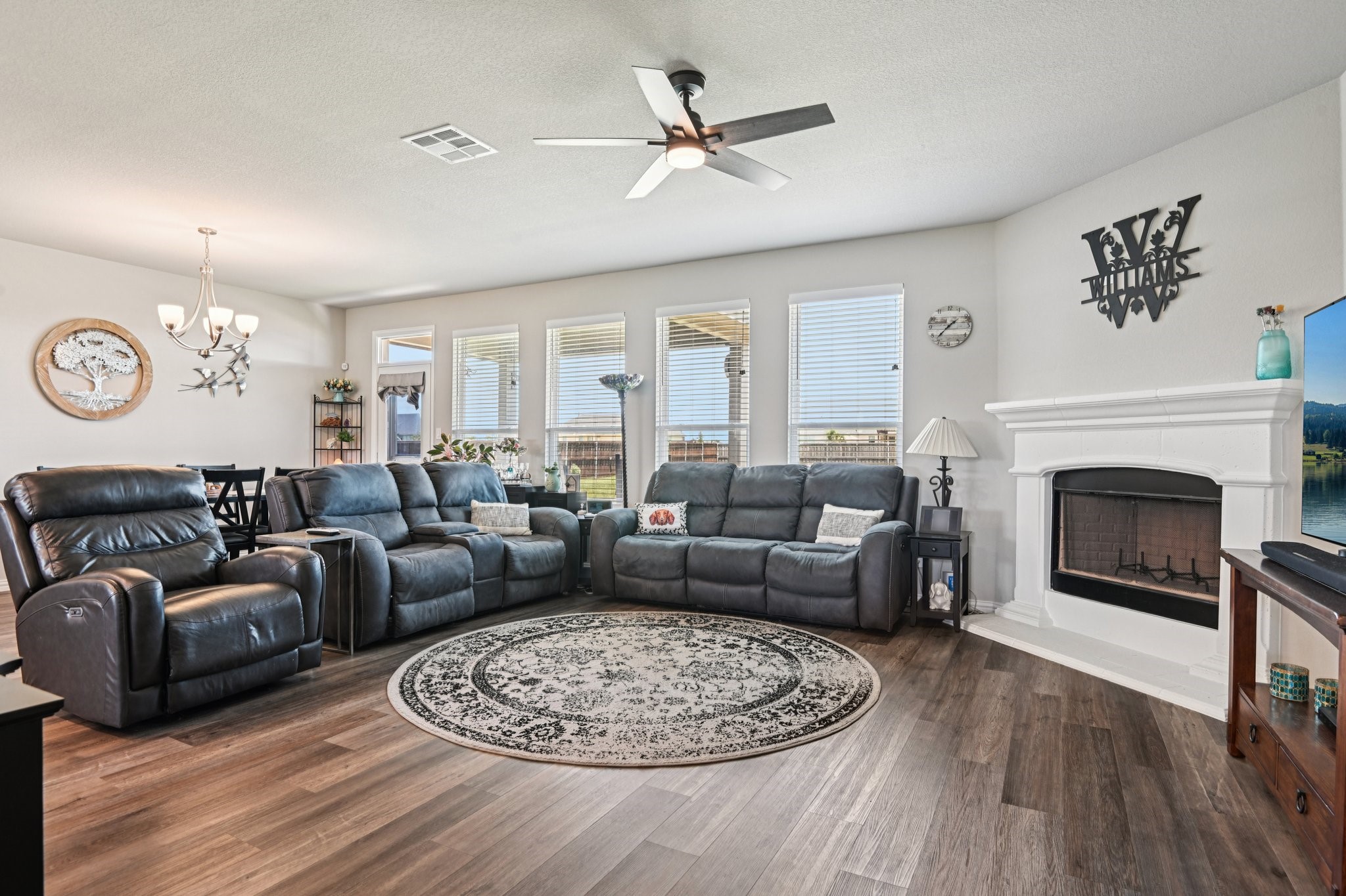 2505 Southern Oak Trail