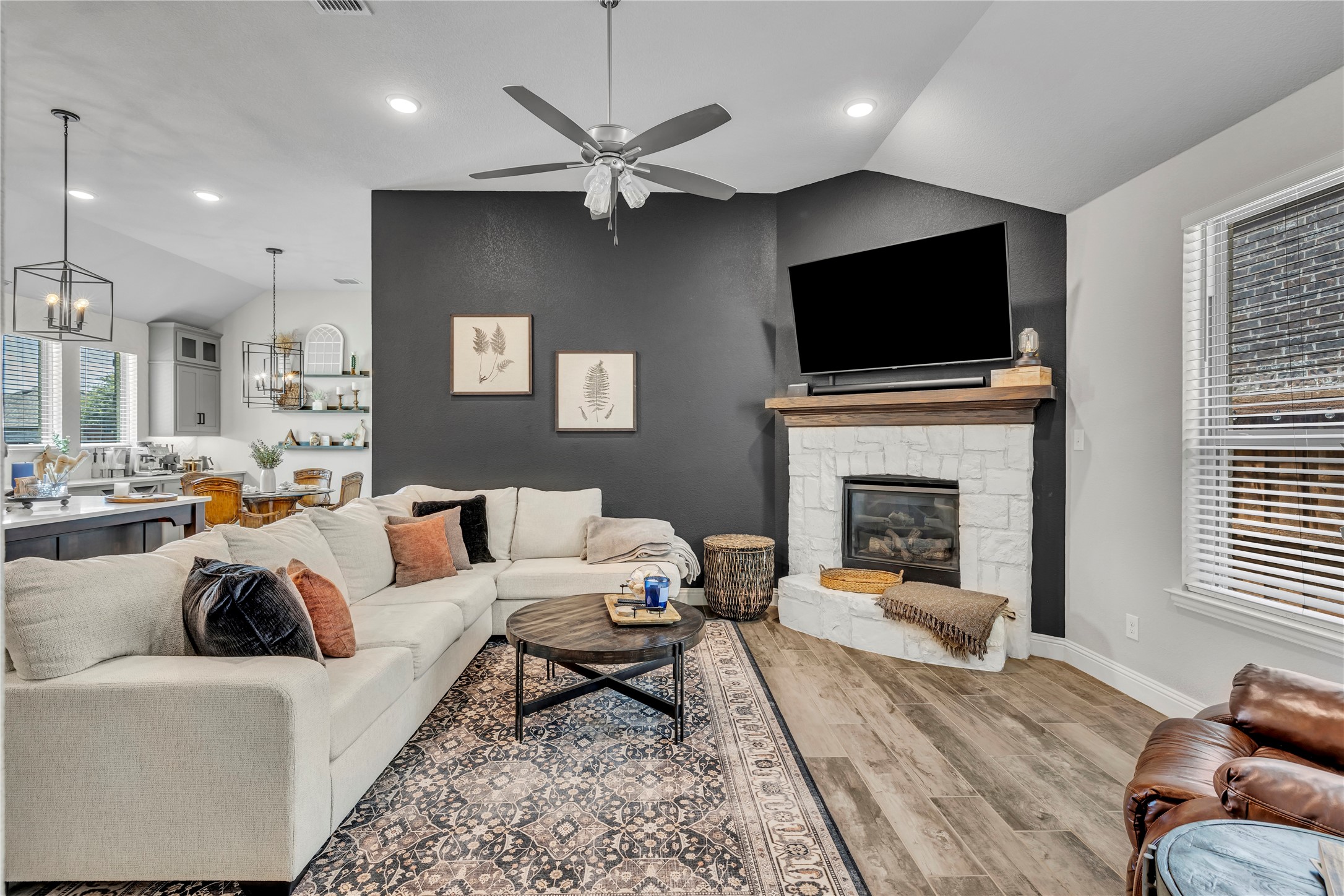 408 Gibbons Creek Trail