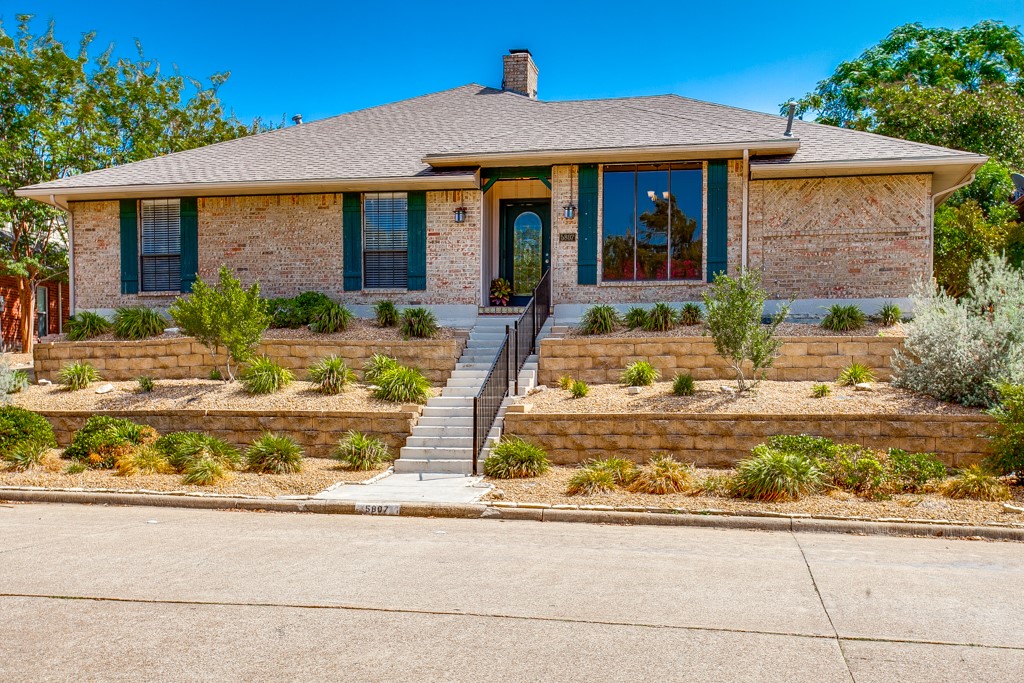 5807 Yacht Club Drive