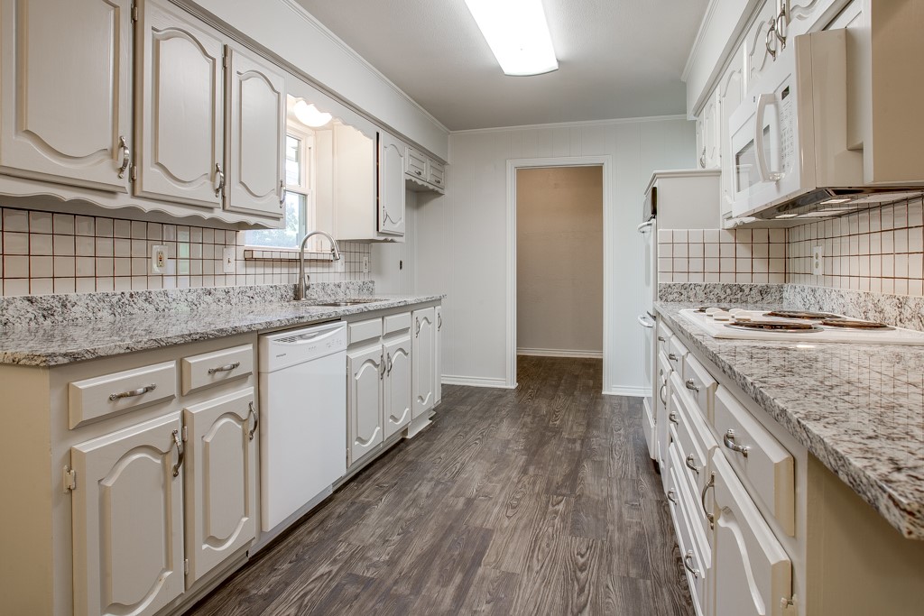 5807 Yacht Club Drive