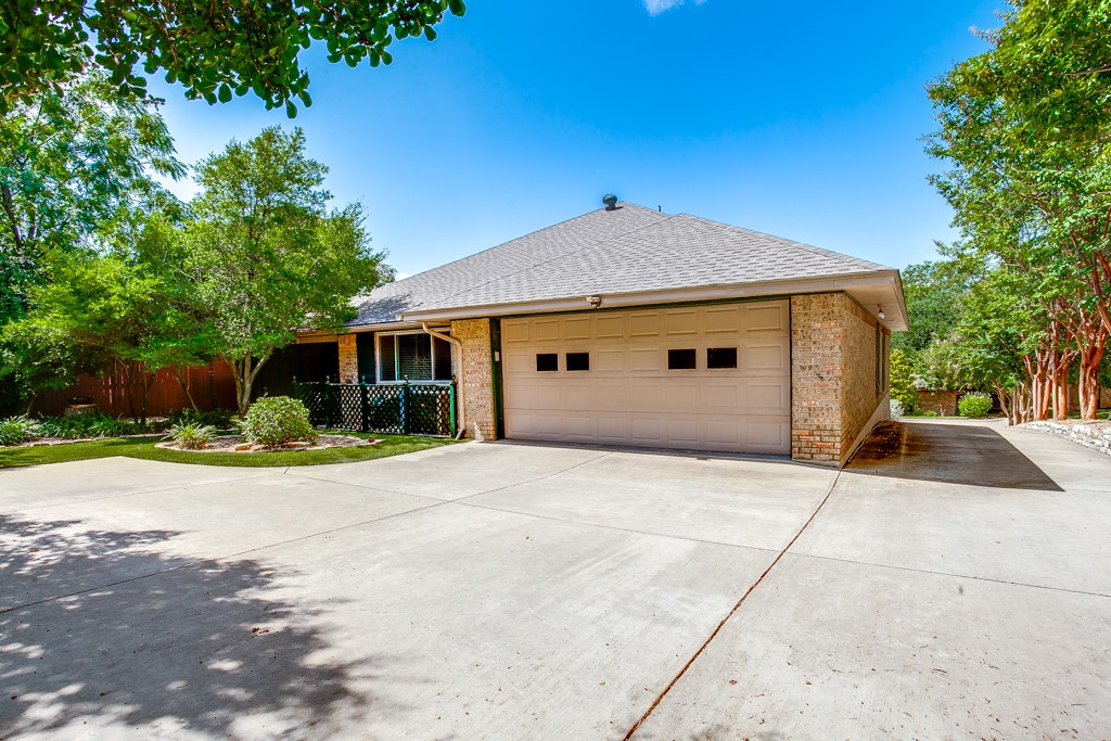 5807 Yacht Club Drive