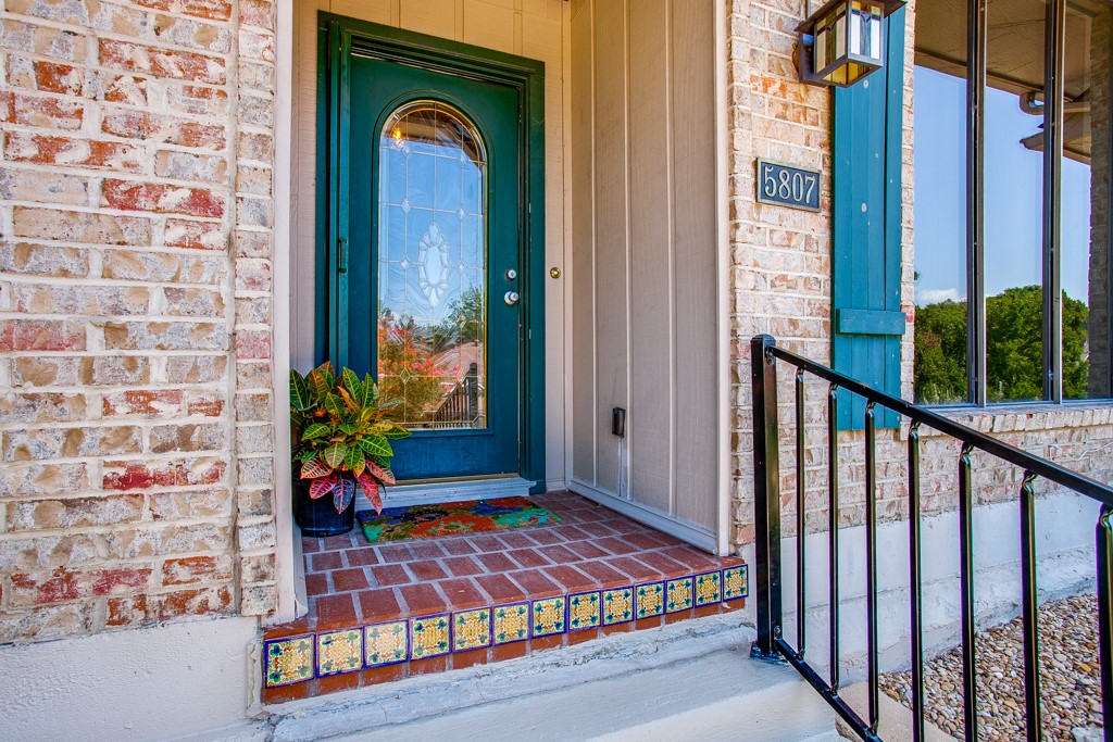 5807 Yacht Club Drive