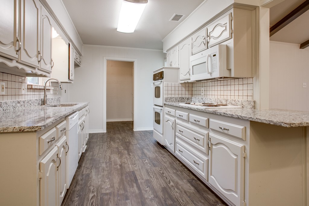 5807 Yacht Club Drive