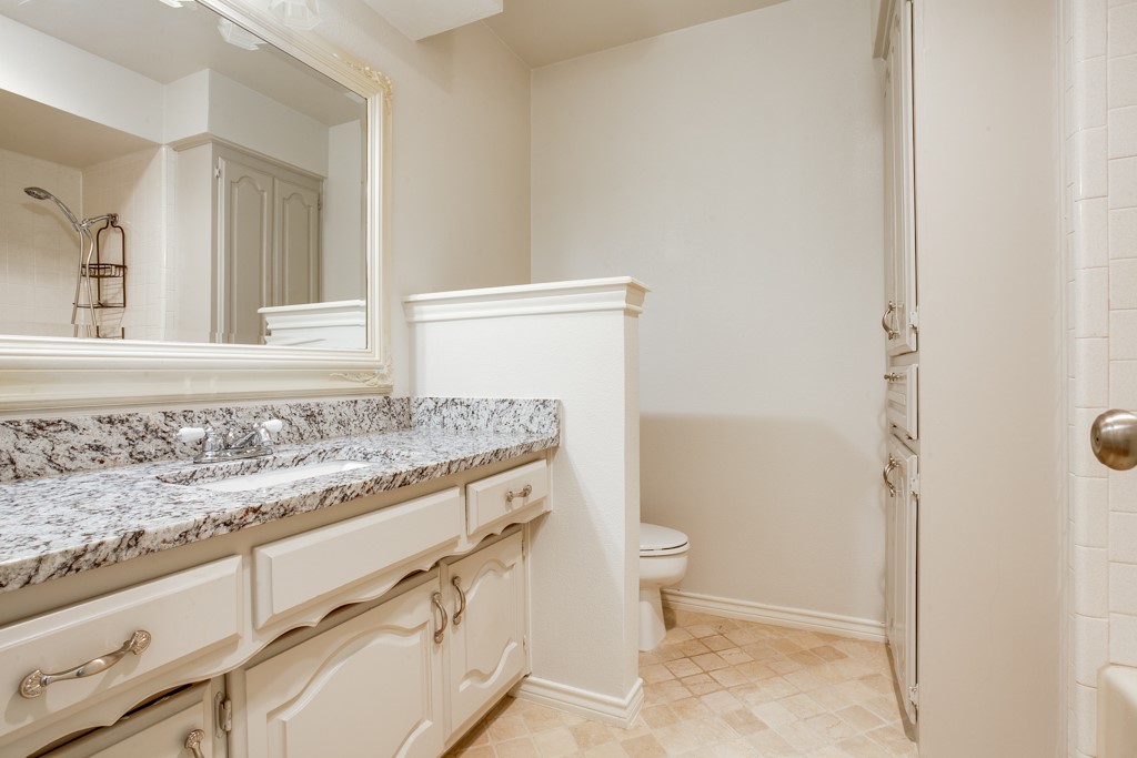 5807 Yacht Club Drive